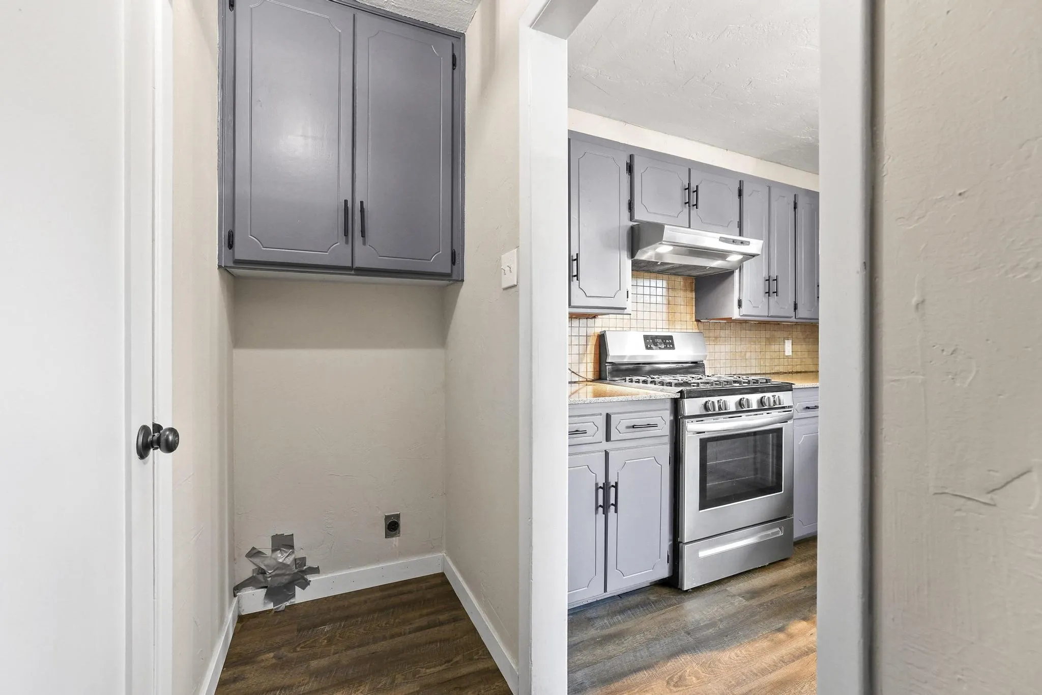 Single Family Residence For Sale in Grayson County , 2715 Regal Drive, Denison, Texas 75020, 3 Bedroom, 2 Bathroom, 2 Garage spaces, 1,617 Sqft, built in 1980, mls#21304559, Real Estate Agent in Denison, Homes For Sale in Grayson county, Homes For Sale in Denison, Realtor in Denison Texas, Real Estate Brokerage Independent Realty Texas, Luminita Cordes Realtor