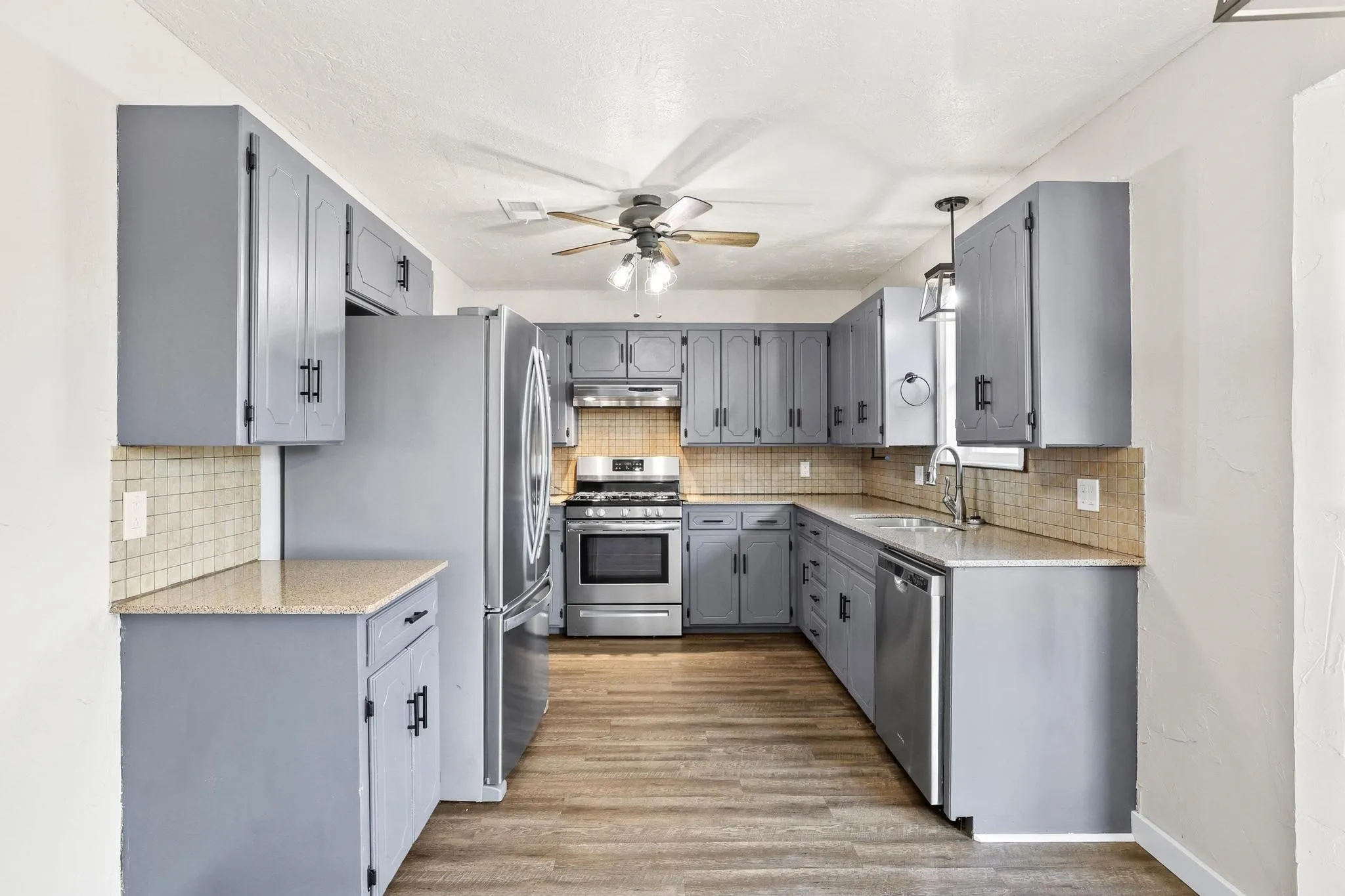 Single Family Residence For Sale in Grayson County , 2715 Regal Drive, Denison, Texas 75020, 3 Bedroom, 2 Bathroom, 2 Garage spaces, 1,617 Sqft, built in 1980, mls#21304559, Real Estate Agent in Denison, Homes For Sale in Grayson county, Homes For Sale in Denison, Realtor in Denison Texas, Real Estate Brokerage Independent Realty Texas, Luminita Cordes Realtor