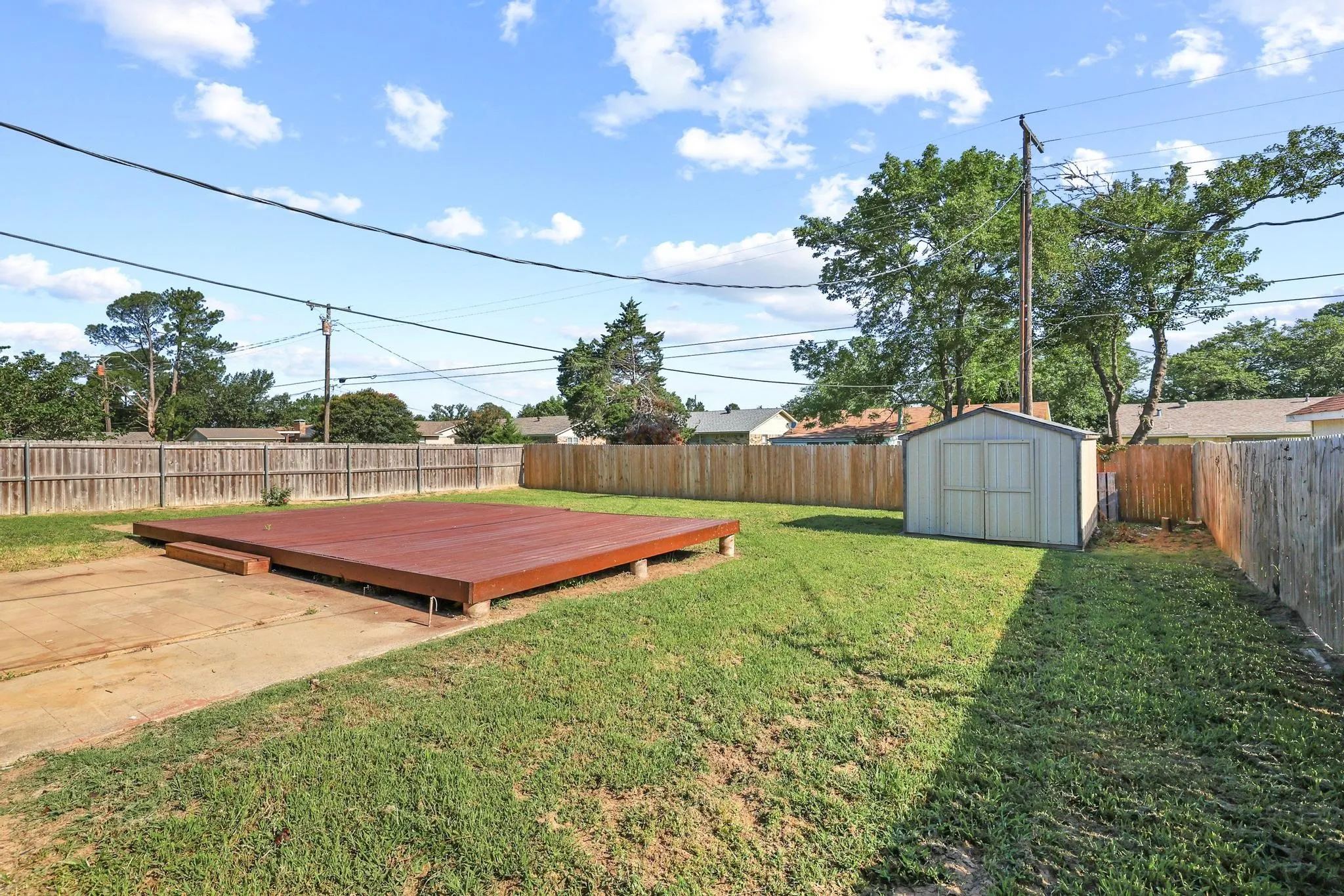 Single Family Residence For Sale in Grayson County , 2715 Regal Drive, Denison, Texas 75020, 3 Bedroom, 2 Bathroom, 2 Garage spaces, 1,617 Sqft, built in 1980, mls#21304559, Real Estate Agent in Denison, Homes For Sale in Grayson county, Homes For Sale in Denison, Realtor in Denison Texas, Real Estate Brokerage Independent Realty Texas, Luminita Cordes Realtor