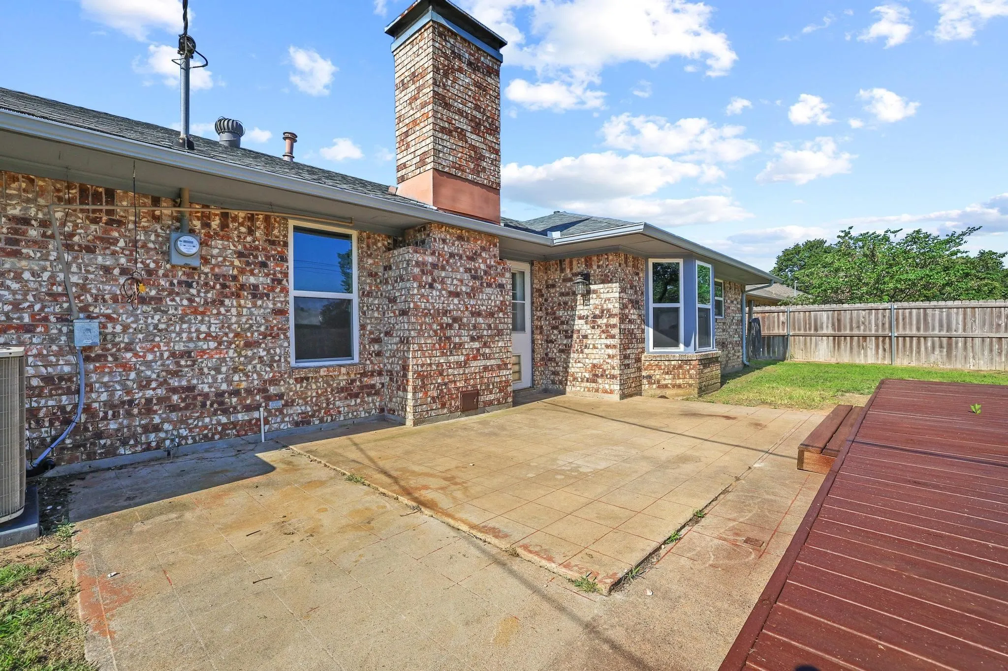 Single Family Residence For Sale in Grayson County , 2715 Regal Drive, Denison, Texas 75020, 3 Bedroom, 2 Bathroom, 2 Garage spaces, 1,617 Sqft, built in 1980, mls#21304559, Real Estate Agent in Denison, Homes For Sale in Grayson county, Homes For Sale in Denison, Realtor in Denison Texas, Real Estate Brokerage Independent Realty Texas, Luminita Cordes Realtor