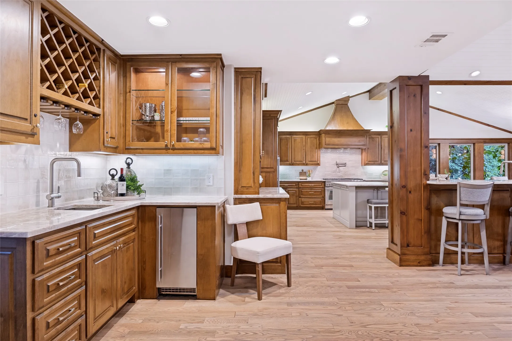 Main House - Wet Bar With Icemaker