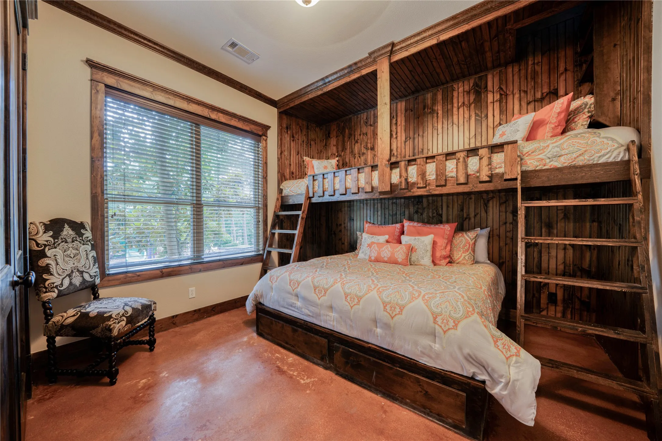 Guest House-Bunkroom With Secret Loft In Each Guest House