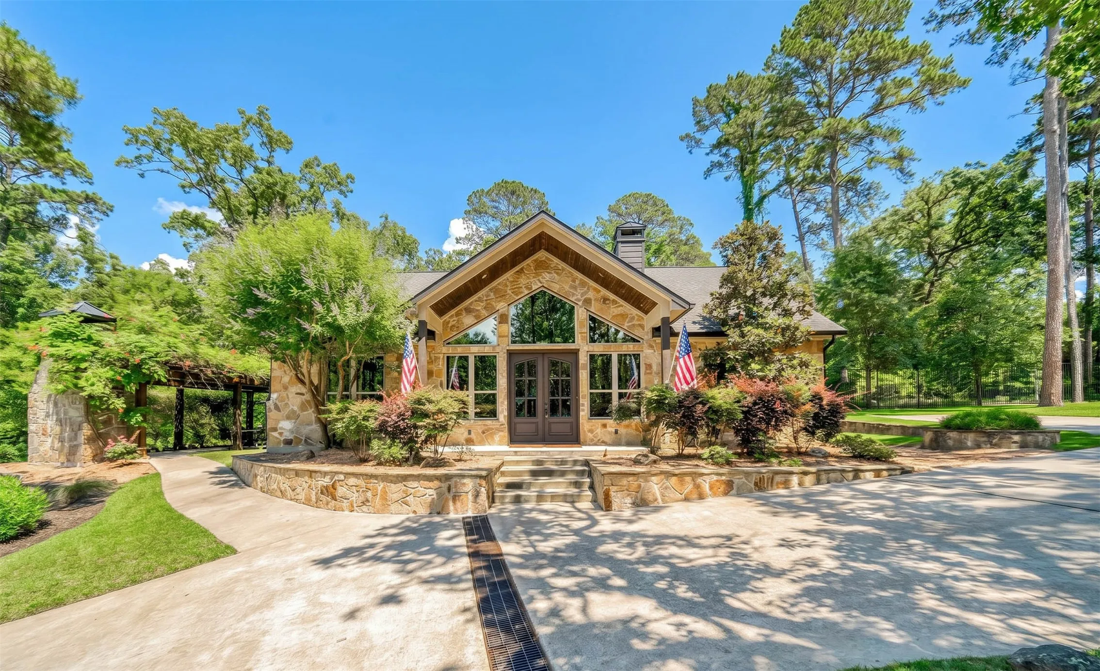 Guest House-Middle With Outdoor Dining and Living Area