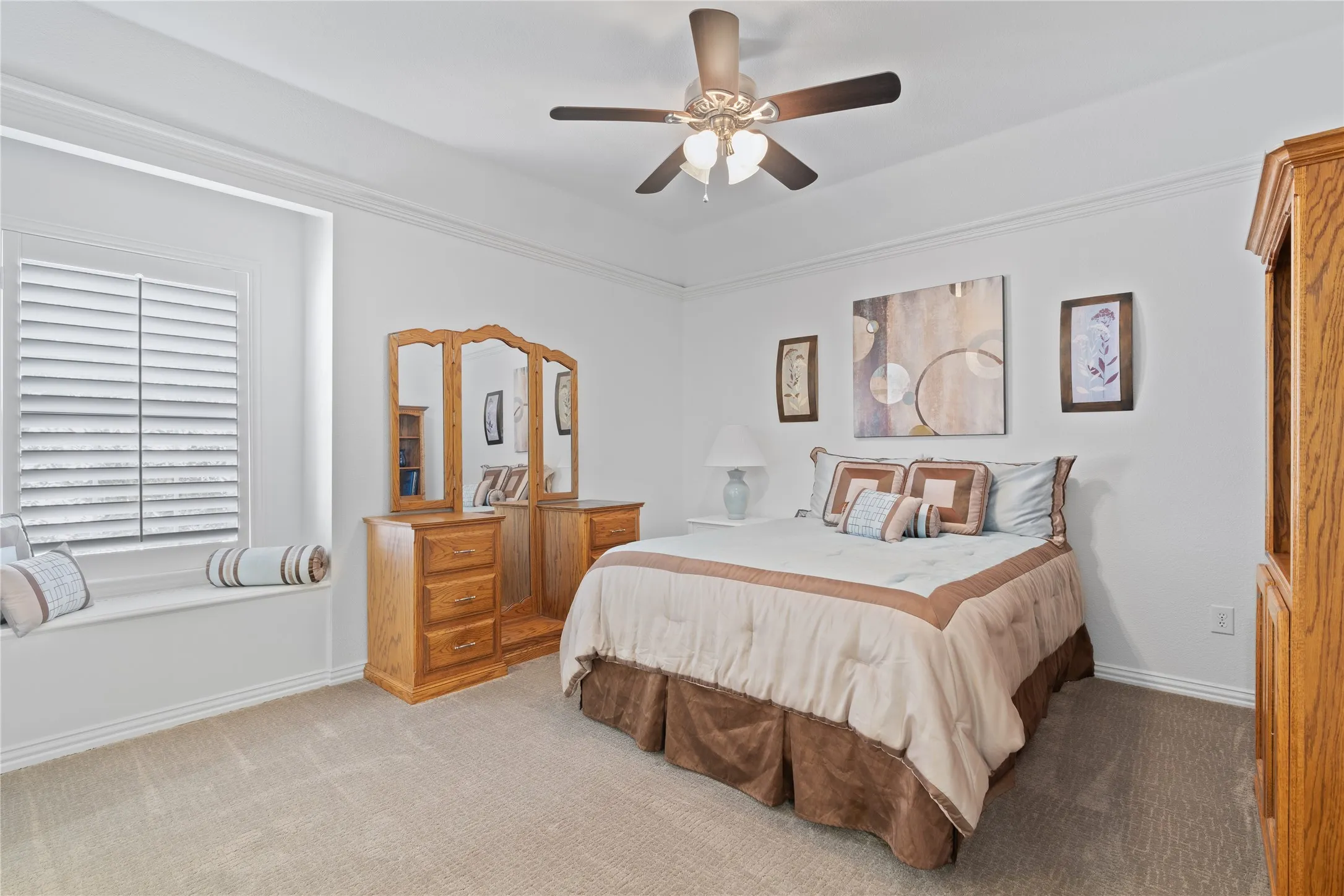 Single Family Residence For Rent in Denton County , 5381 Moss Glen Drive, Frisco, Texas 75034, 5 Bedroom, 4 Bathroom, 3 Garage spaces, 3,805 Sqft, built in 2000, mls#21305221, Real Estate Agent in Frisco, Homes For Rent in Denton county, Homes For Rent in Frisco, Realtor in Frisco Texas, Real Estate Brokerage Independent Realty Texas, Luminita Cordes Realtor