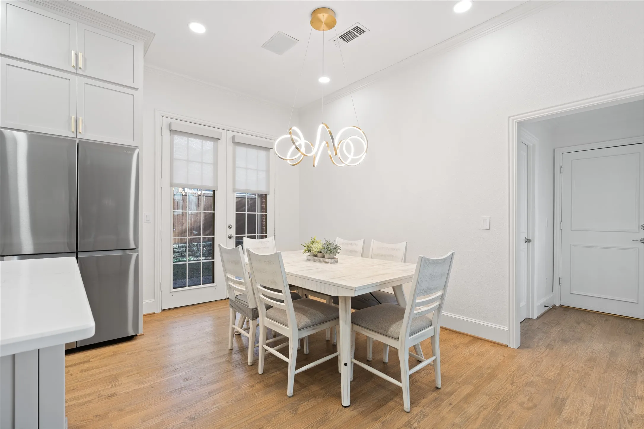 Single Family Residence For Rent in Denton County , 5381 Moss Glen Drive, Frisco, Texas 75034, 5 Bedroom, 4 Bathroom, 3 Garage spaces, 3,805 Sqft, built in 2000, mls#21305221, Real Estate Agent in Frisco, Homes For Rent in Denton county, Homes For Rent in Frisco, Realtor in Frisco Texas, Real Estate Brokerage Independent Realty Texas, Luminita Cordes Realtor