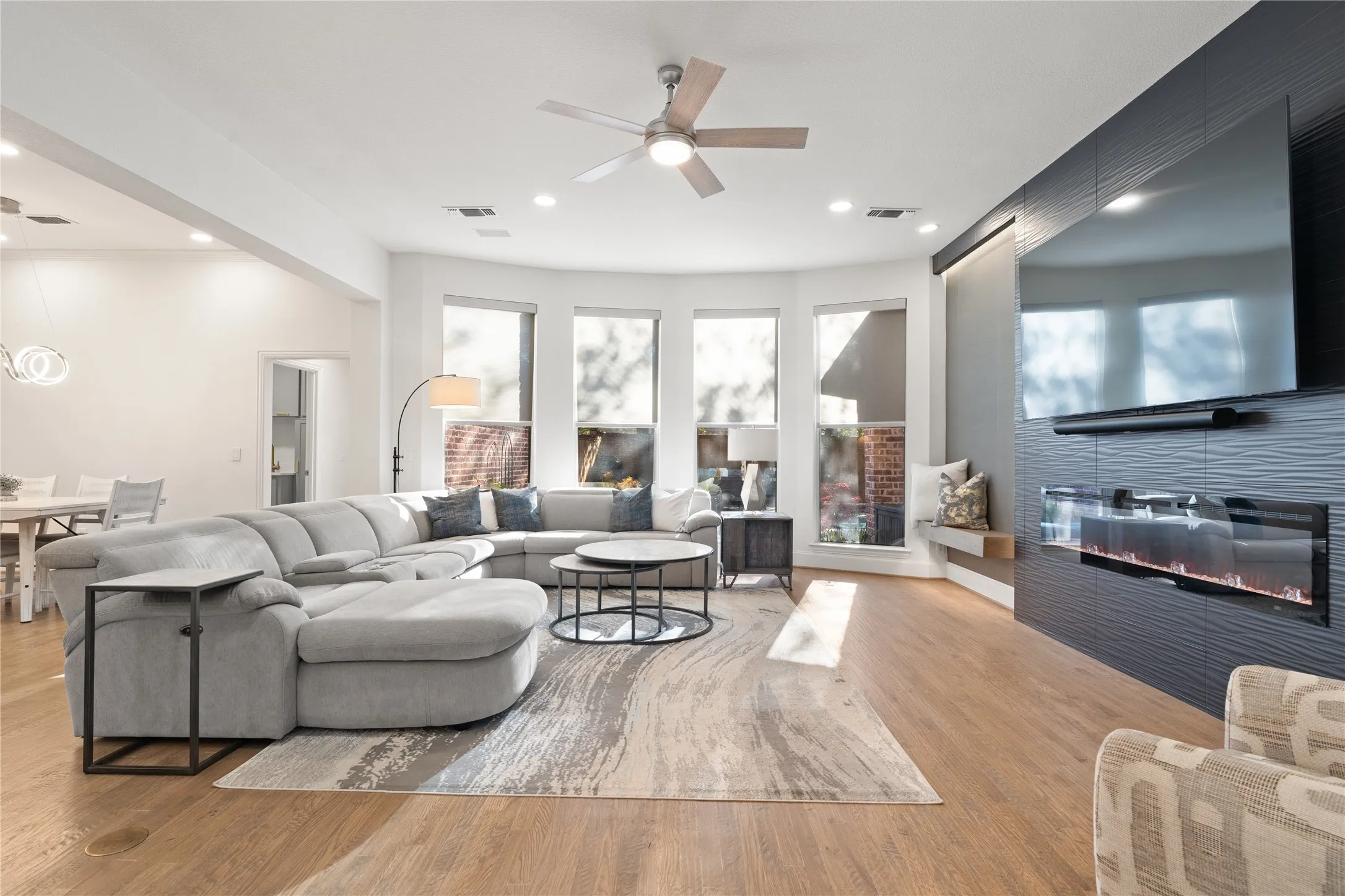 Single Family Residence For Rent in Denton County , 5381 Moss Glen Drive, Frisco, Texas 75034, 5 Bedroom, 4 Bathroom, 3 Garage spaces, 3,805 Sqft, built in 2000, mls#21305221, Real Estate Agent in Frisco, Homes For Rent in Denton county, Homes For Rent in Frisco, Realtor in Frisco Texas, Real Estate Brokerage Independent Realty Texas, Luminita Cordes Realtor