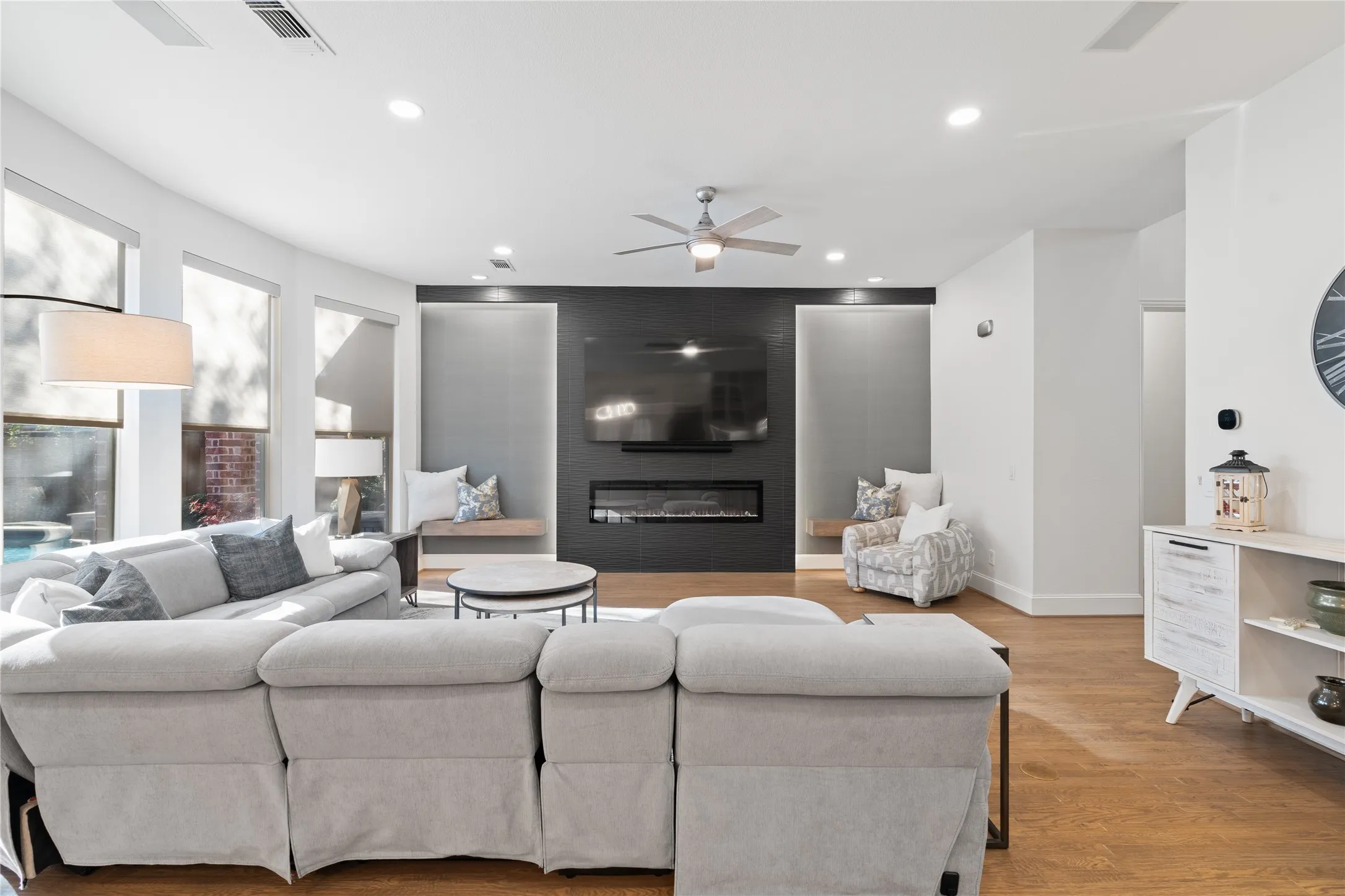 Single Family Residence For Rent in Denton County , 5381 Moss Glen Drive, Frisco, Texas 75034, 5 Bedroom, 4 Bathroom, 3 Garage spaces, 3,805 Sqft, built in 2000, mls#21305221, Real Estate Agent in Frisco, Homes For Rent in Denton county, Homes For Rent in Frisco, Realtor in Frisco Texas, Real Estate Brokerage Independent Realty Texas, Luminita Cordes Realtor