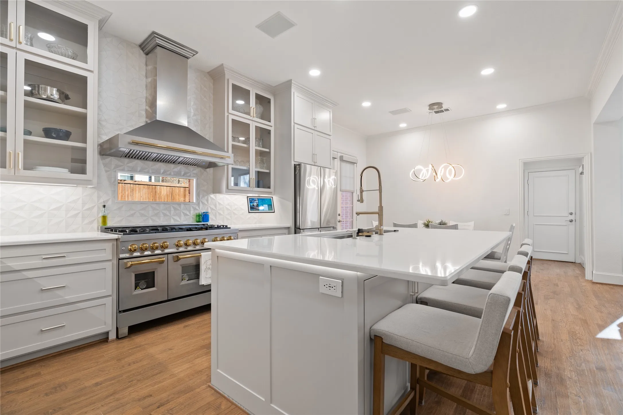 Single Family Residence For Rent in Denton County , 5381 Moss Glen Drive, Frisco, Texas 75034, 5 Bedroom, 4 Bathroom, 3 Garage spaces, 3,805 Sqft, built in 2000, mls#21305221, Real Estate Agent in Frisco, Homes For Rent in Denton county, Homes For Rent in Frisco, Realtor in Frisco Texas, Real Estate Brokerage Independent Realty Texas, Luminita Cordes Realtor