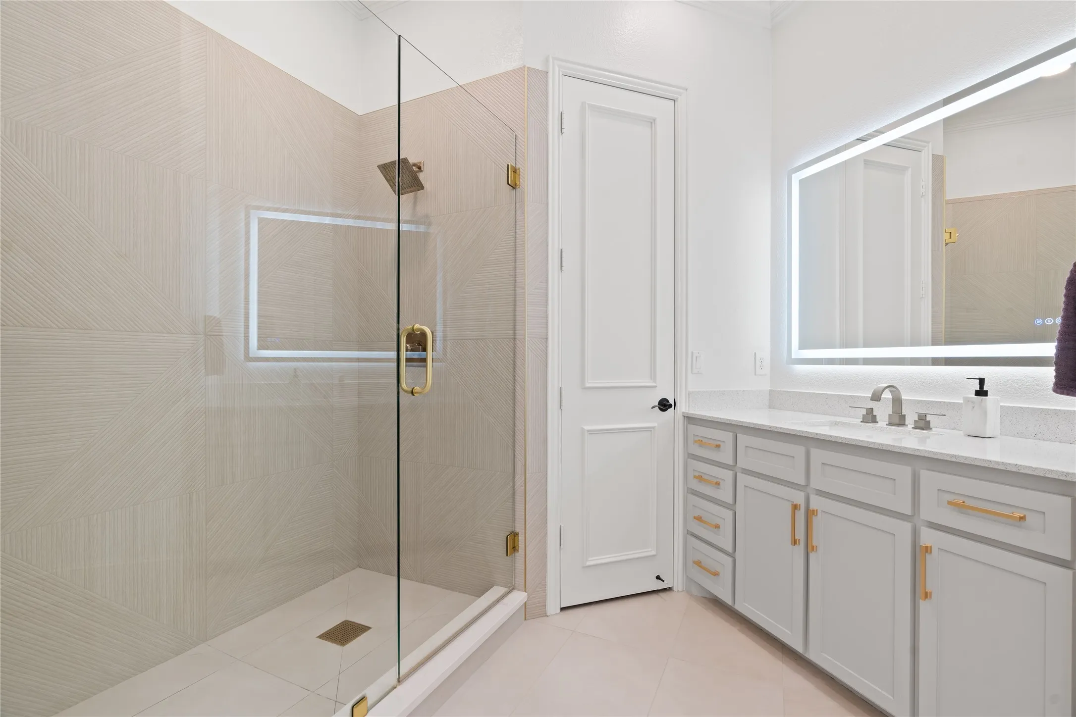 Single Family Residence For Rent in Denton County , 5381 Moss Glen Drive, Frisco, Texas 75034, 5 Bedroom, 4 Bathroom, 3 Garage spaces, 3,805 Sqft, built in 2000, mls#21305221, Real Estate Agent in Frisco, Homes For Rent in Denton county, Homes For Rent in Frisco, Realtor in Frisco Texas, Real Estate Brokerage Independent Realty Texas, Luminita Cordes Realtor