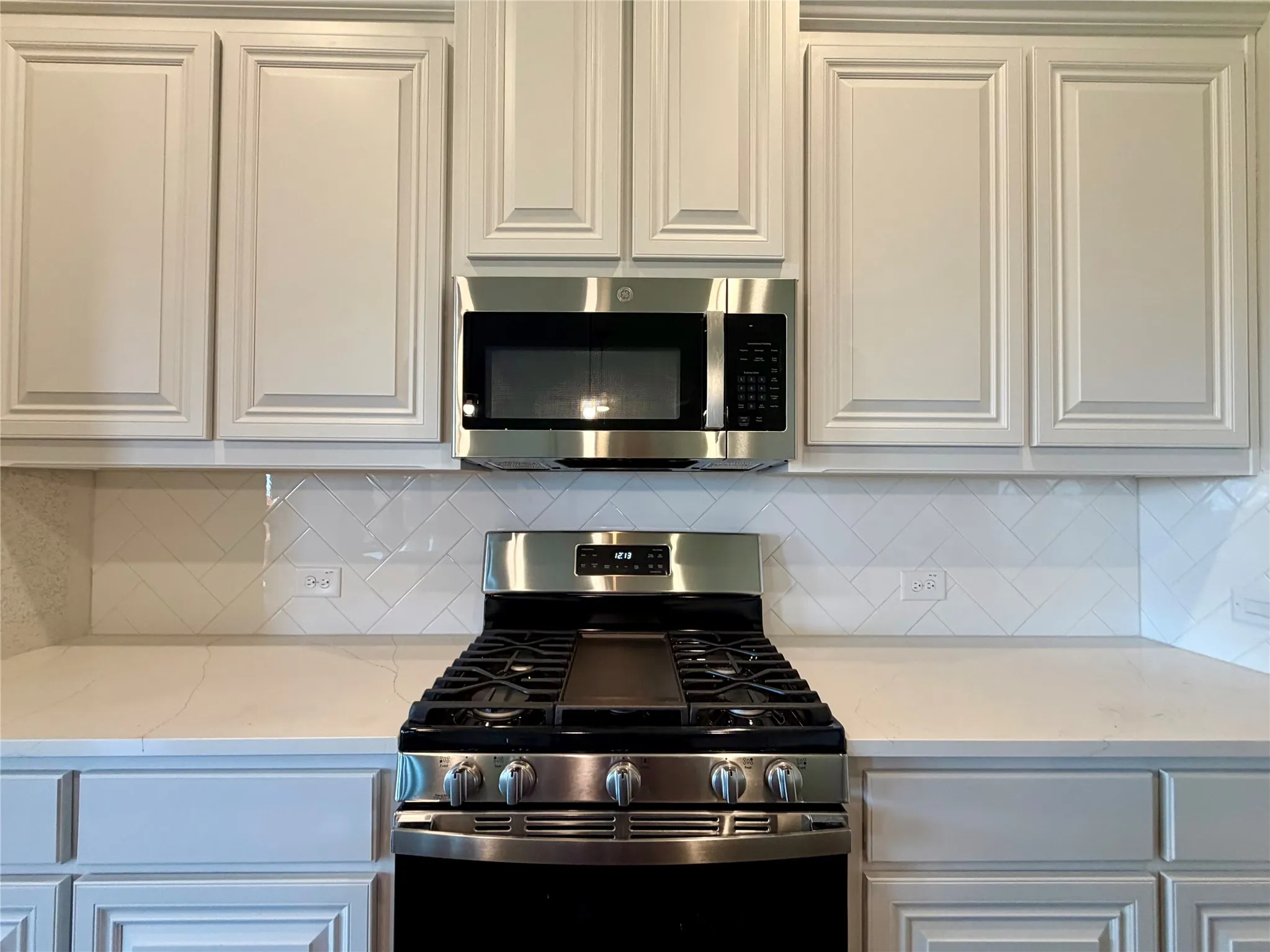 GAS GE Stainless appliances