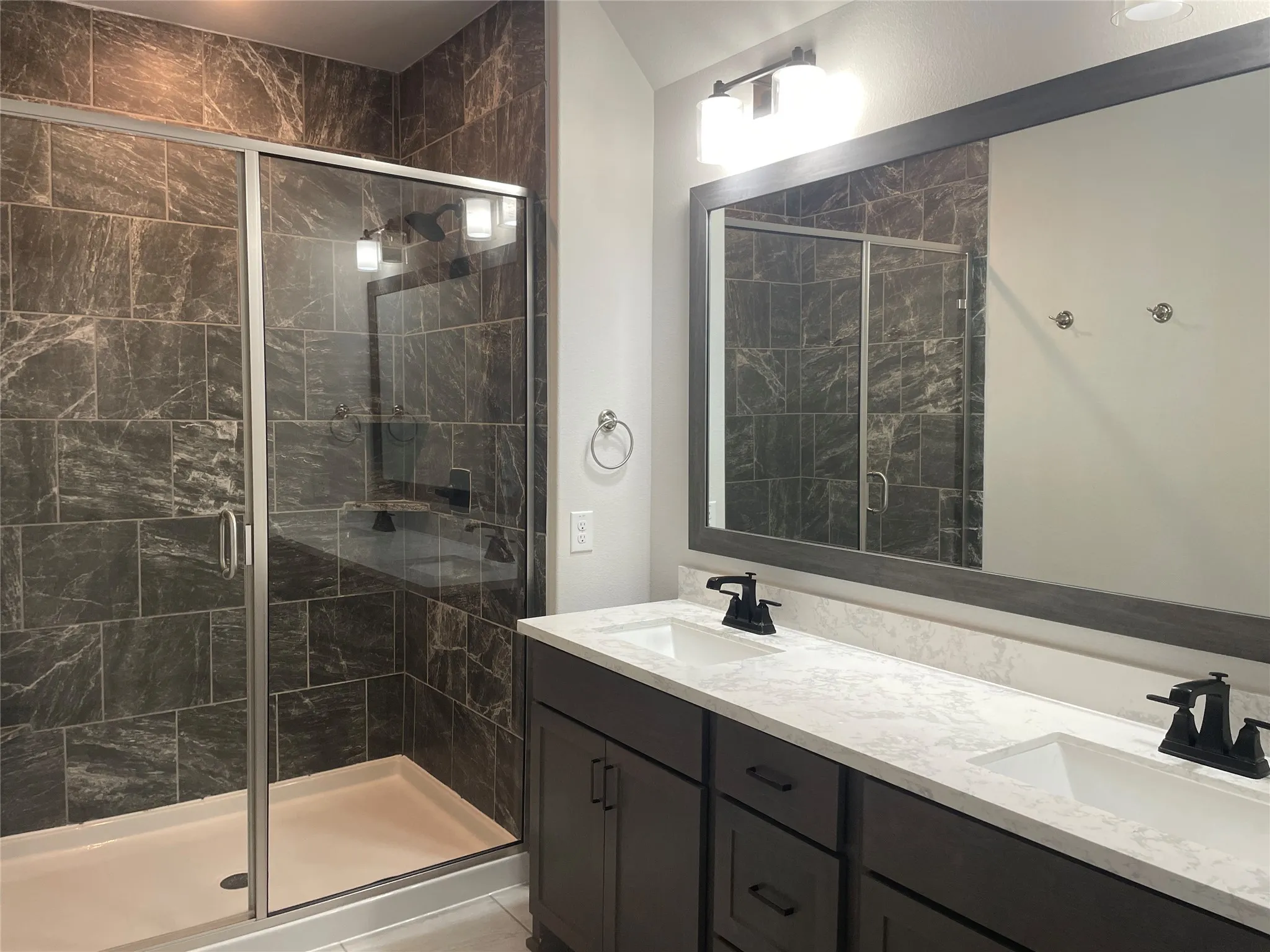 Townhouse For Rent in Tarrant County , 7569 Reis Lane, North Richland Hills, Texas 76182, 3 Bedroom, 3 Bathroom, 2 Garage spaces, 1,816 Sqft, built in 2021, mls#21307872, Real Estate Agent in North Richland Hills, Homes For Rent in Tarrant county, Homes For Rent in North Richland Hills, Realtor in North Richland Hills Texas, Real Estate Brokerage Independent Realty Texas, Luminita Cordes Realtor