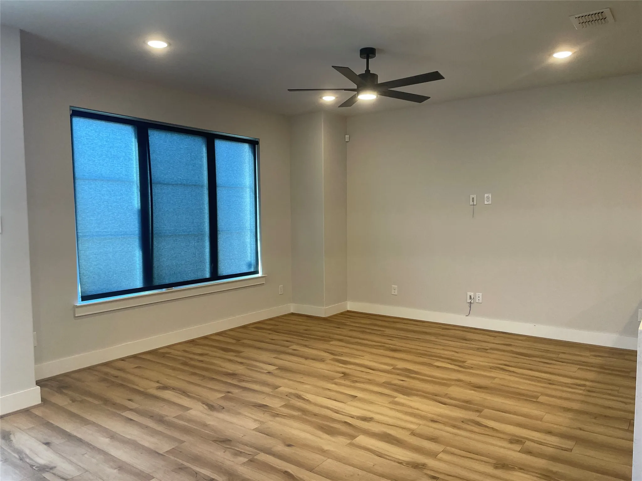 Townhouse For Rent in Tarrant County , 7569 Reis Lane, North Richland Hills, Texas 76182, 3 Bedroom, 3 Bathroom, 2 Garage spaces, 1,816 Sqft, built in 2021, mls#21307872, Real Estate Agent in North Richland Hills, Homes For Rent in Tarrant county, Homes For Rent in North Richland Hills, Realtor in North Richland Hills Texas, Real Estate Brokerage Independent Realty Texas, Luminita Cordes Realtor