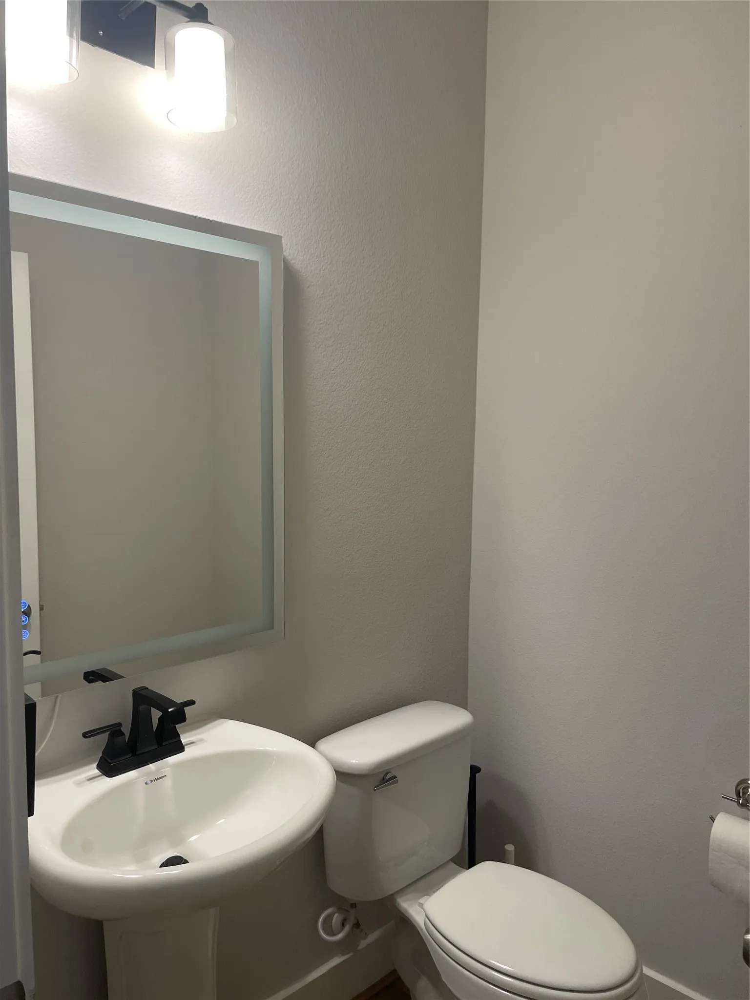 Townhouse For Rent in Tarrant County , 7569 Reis Lane, North Richland Hills, Texas 76182, 3 Bedroom, 3 Bathroom, 2 Garage spaces, 1,816 Sqft, built in 2021, mls#21307872, Real Estate Agent in North Richland Hills, Homes For Rent in Tarrant county, Homes For Rent in North Richland Hills, Realtor in North Richland Hills Texas, Real Estate Brokerage Independent Realty Texas, Luminita Cordes Realtor