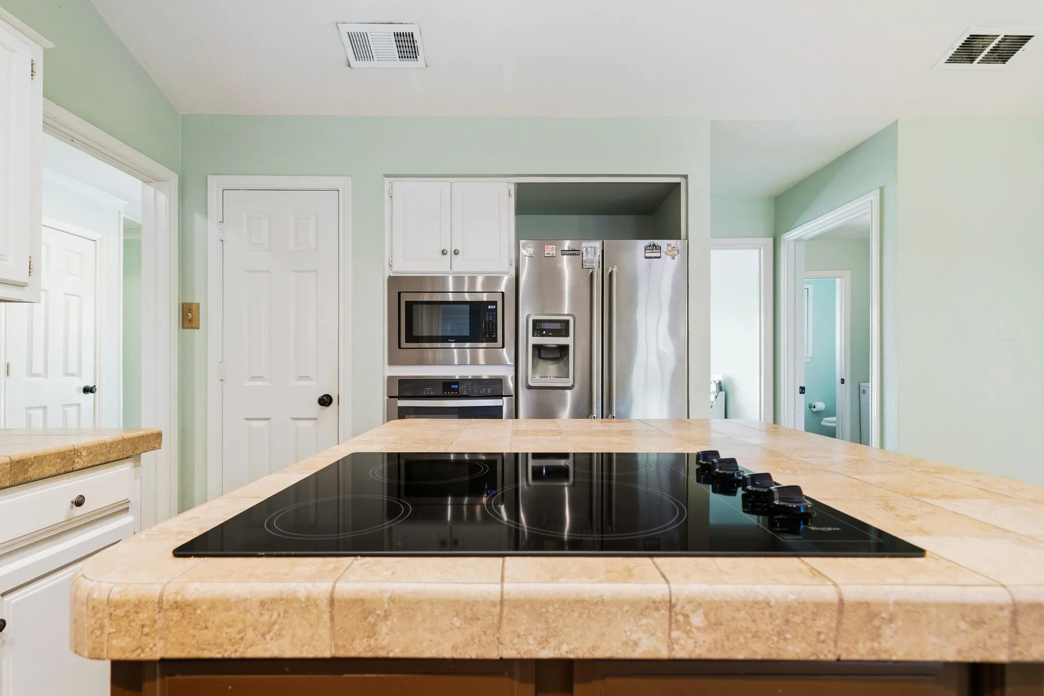 Single Family Residence For Sale in Rockwall County , 109 Crestwood Drive, Rockwall, Texas 75087, 3 Bedroom, 3 Bathroom, 2 Garage spaces, 1,817 Sqft, built in 1983, mls#21303345, Real Estate Agent in Rockwall, Homes For Sale in Rockwall county, Homes For Sale in Rockwall, Realtor in Rockwall Texas, Real Estate Brokerage Independent Realty Texas, Luminita Cordes Realtor