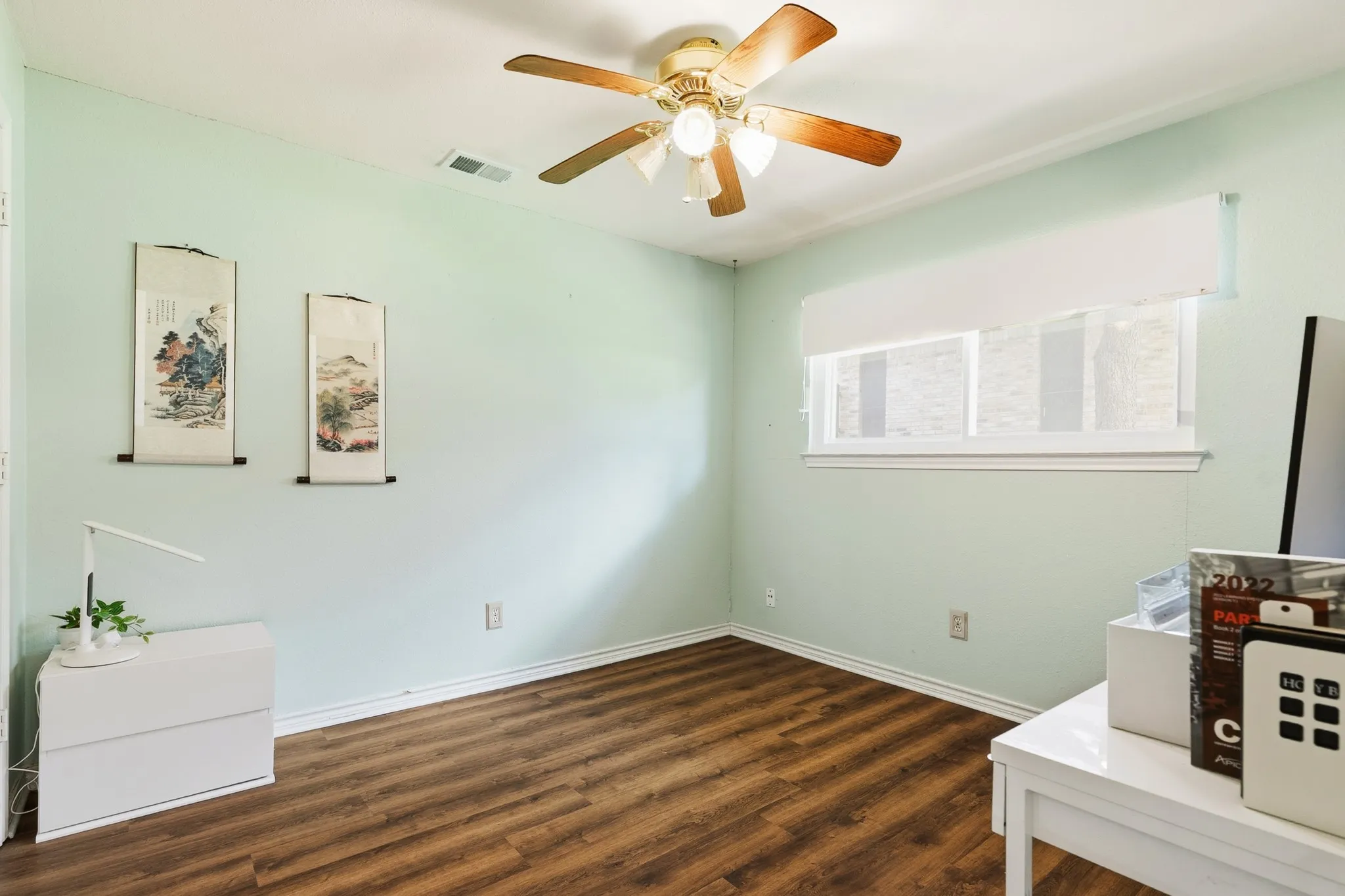 Single Family Residence For Sale in Rockwall County , 109 Crestwood Drive, Rockwall, Texas 75087, 3 Bedroom, 3 Bathroom, 2 Garage spaces, 1,817 Sqft, built in 1983, mls#21303345, Real Estate Agent in Rockwall, Homes For Sale in Rockwall county, Homes For Sale in Rockwall, Realtor in Rockwall Texas, Real Estate Brokerage Independent Realty Texas, Luminita Cordes Realtor
