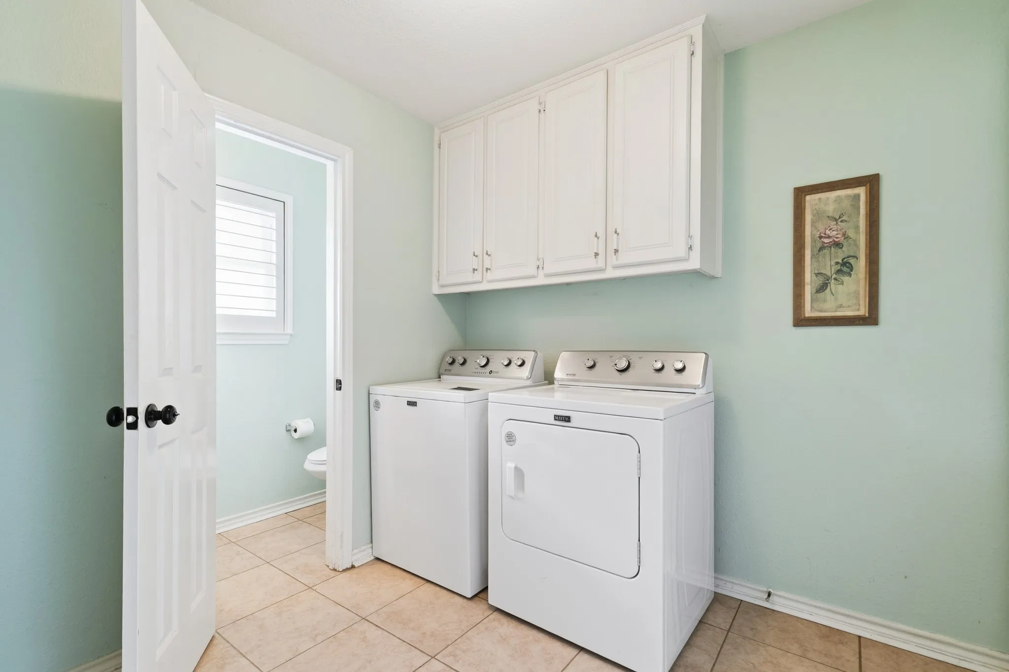 Single Family Residence For Sale in Rockwall County , 109 Crestwood Drive, Rockwall, Texas 75087, 3 Bedroom, 3 Bathroom, 2 Garage spaces, 1,817 Sqft, built in 1983, mls#21303345, Real Estate Agent in Rockwall, Homes For Sale in Rockwall county, Homes For Sale in Rockwall, Realtor in Rockwall Texas, Real Estate Brokerage Independent Realty Texas, Luminita Cordes Realtor