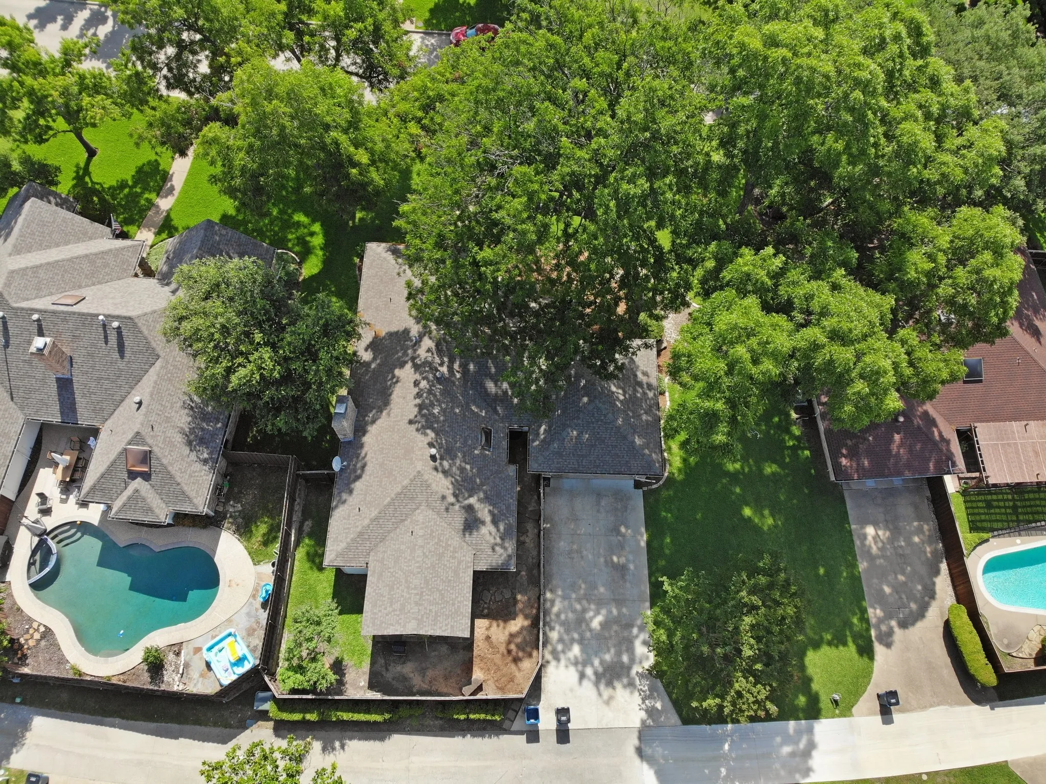 Single Family Residence For Sale in Rockwall County , 109 Crestwood Drive, Rockwall, Texas 75087, 3 Bedroom, 3 Bathroom, 2 Garage spaces, 1,817 Sqft, built in 1983, mls#21303345, Real Estate Agent in Rockwall, Homes For Sale in Rockwall county, Homes For Sale in Rockwall, Realtor in Rockwall Texas, Real Estate Brokerage Independent Realty Texas, Luminita Cordes Realtor
