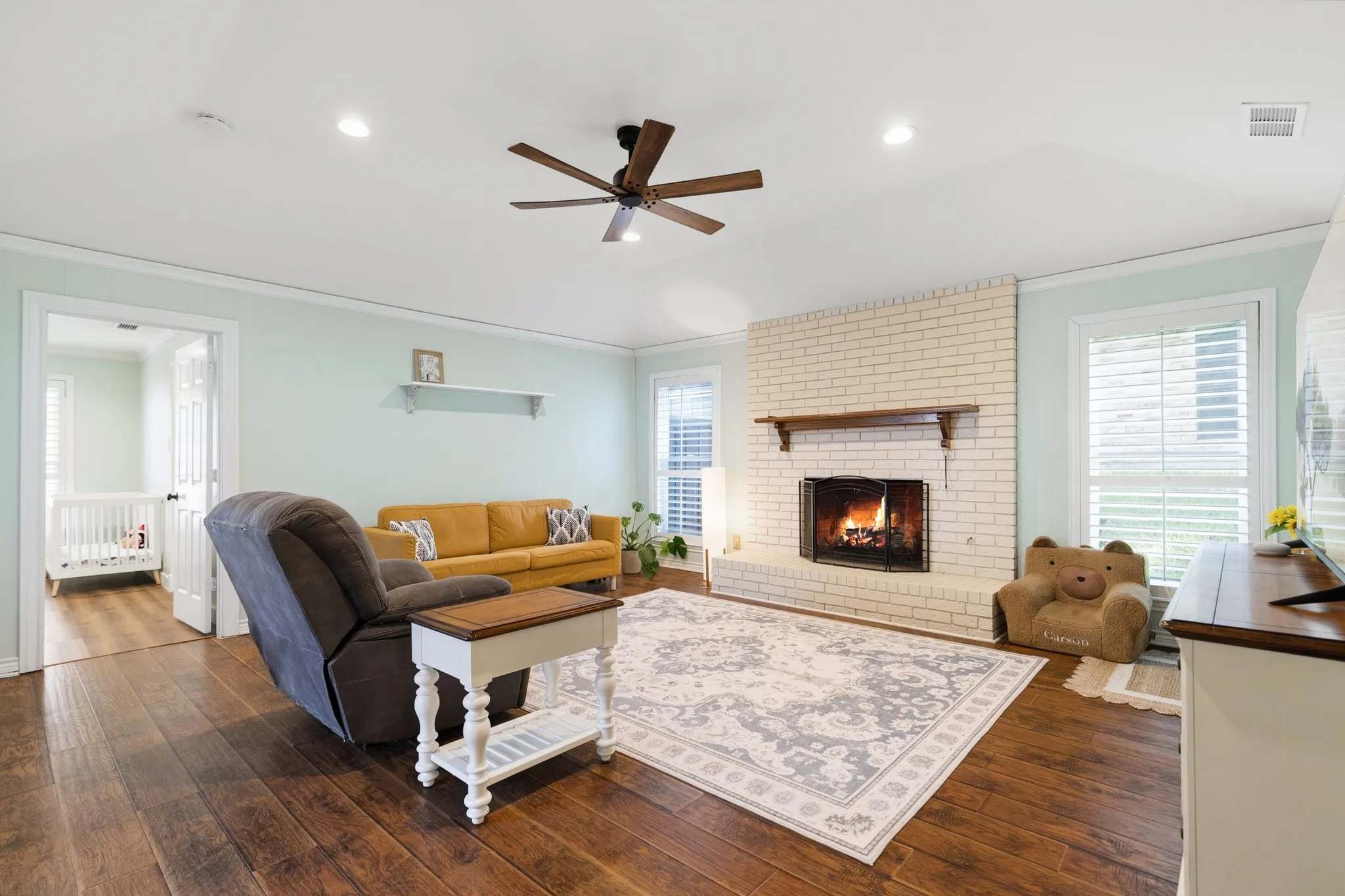 Single Family Residence For Sale in Rockwall County , 109 Crestwood Drive, Rockwall, Texas 75087, 3 Bedroom, 3 Bathroom, 2 Garage spaces, 1,817 Sqft, built in 1983, mls#21303345, Real Estate Agent in Rockwall, Homes For Sale in Rockwall county, Homes For Sale in Rockwall, Realtor in Rockwall Texas, Real Estate Brokerage Independent Realty Texas, Luminita Cordes Realtor