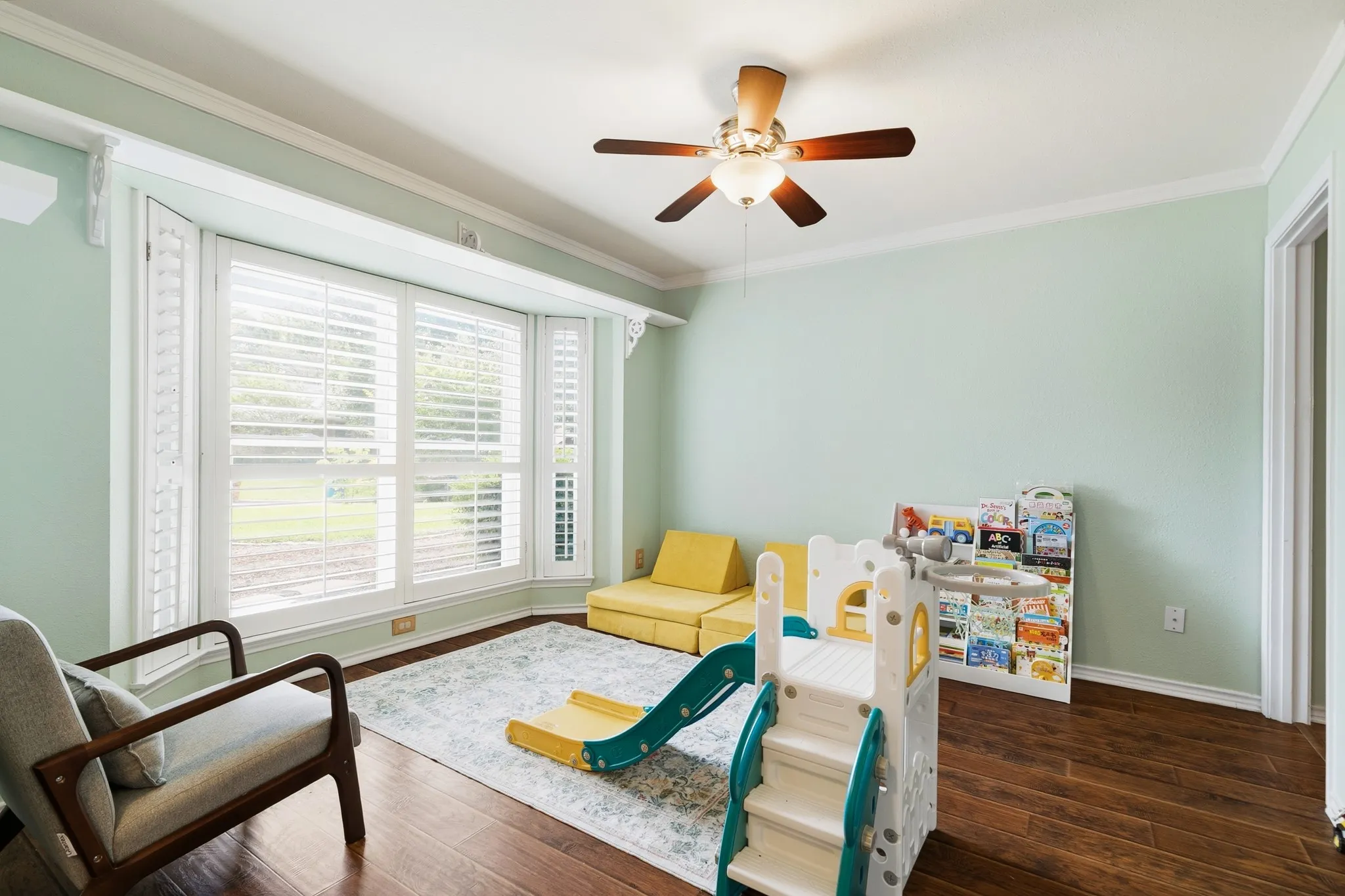 Single Family Residence For Sale in Rockwall County , 109 Crestwood Drive, Rockwall, Texas 75087, 3 Bedroom, 3 Bathroom, 2 Garage spaces, 1,817 Sqft, built in 1983, mls#21303345, Real Estate Agent in Rockwall, Homes For Sale in Rockwall county, Homes For Sale in Rockwall, Realtor in Rockwall Texas, Real Estate Brokerage Independent Realty Texas, Luminita Cordes Realtor