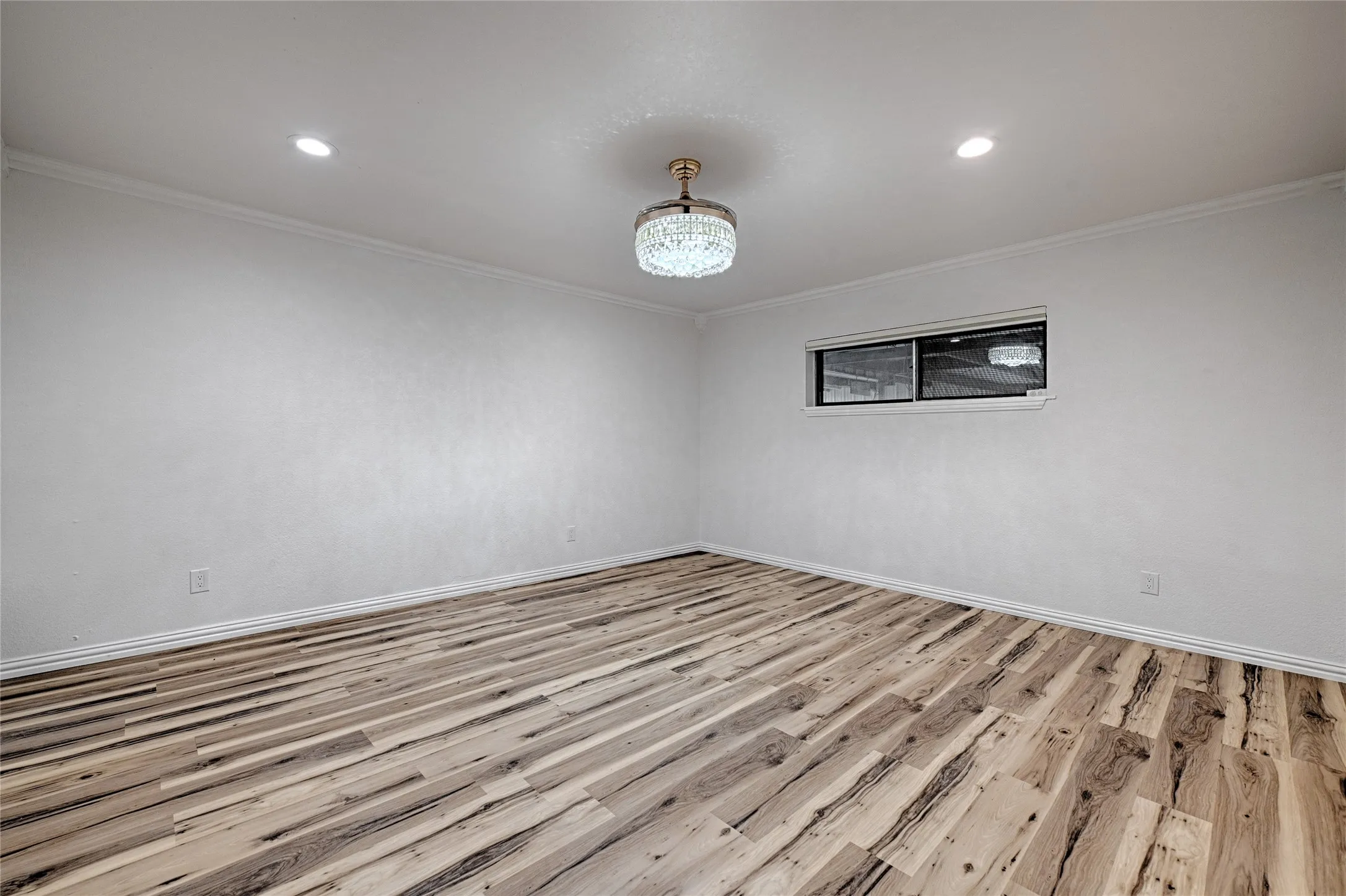 Single Family Residence For Sale in Kaufman County , 18692 County Road 334, Quinlan, Texas 75474, 3 Bedroom, 2 Bathroom, 1 Garage spaces, 2,400 Sqft, built in 1963, mls#21211860, Real Estate Agent in Quinlan, Homes For Sale in Kaufman county, Homes For Sale in Quinlan, Realtor in Quinlan Texas, Real Estate Brokerage Independent Realty Texas, Luminita Cordes Realtor