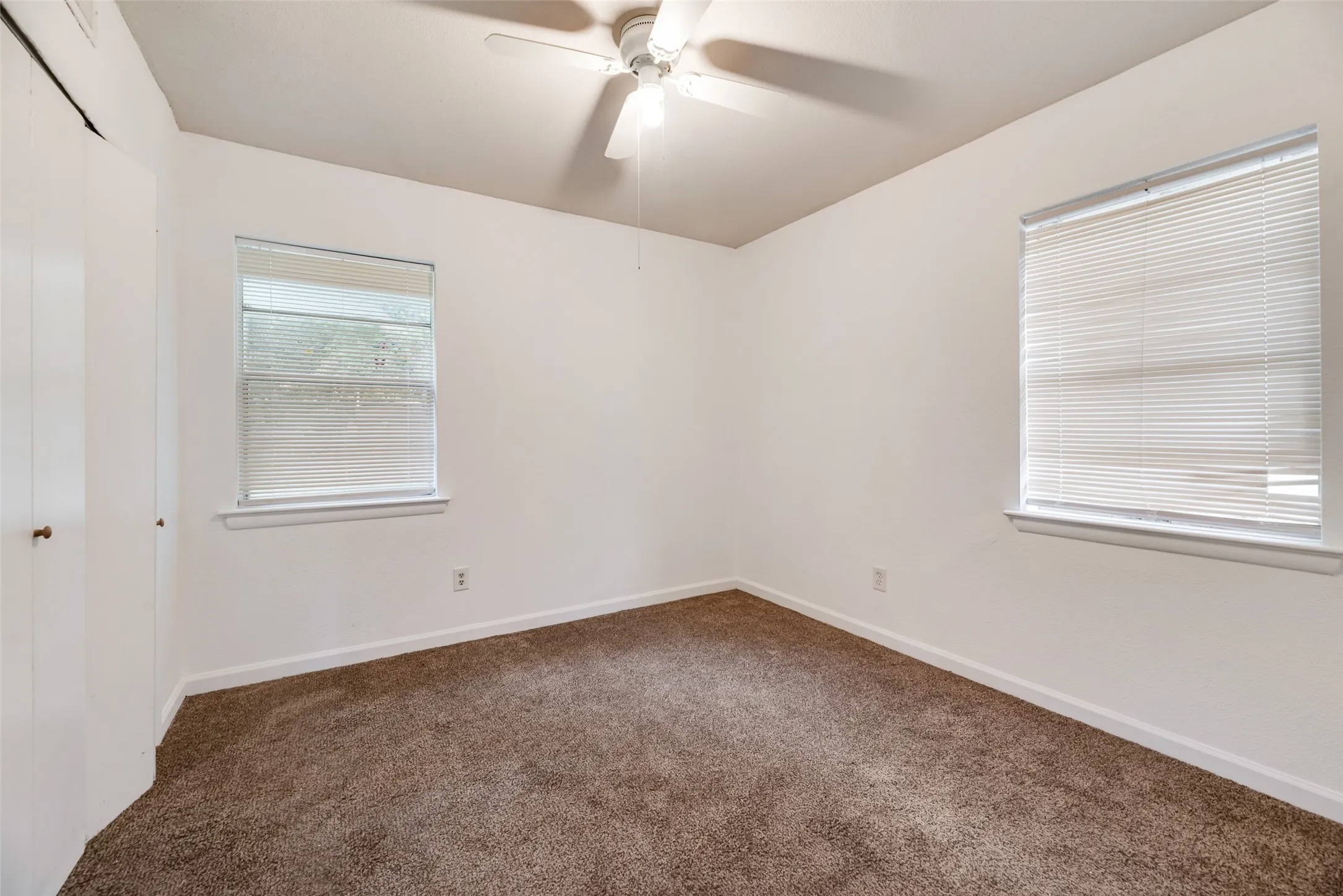 Single Family Residence For Sale in Dallas County , 730 Cindy Lane, Grand Prairie, Texas 75052, 4 Bedroom, 2 Bathroom, Garage spaces, 1,194 Sqft, built in 1959, mls#21307952, Real Estate Agent in Grand Prairie, Homes For Sale in Dallas county, Homes For Sale in Grand Prairie, Realtor in Grand Prairie Texas, Real Estate Brokerage Independent Realty Texas, Luminita Cordes Realtor