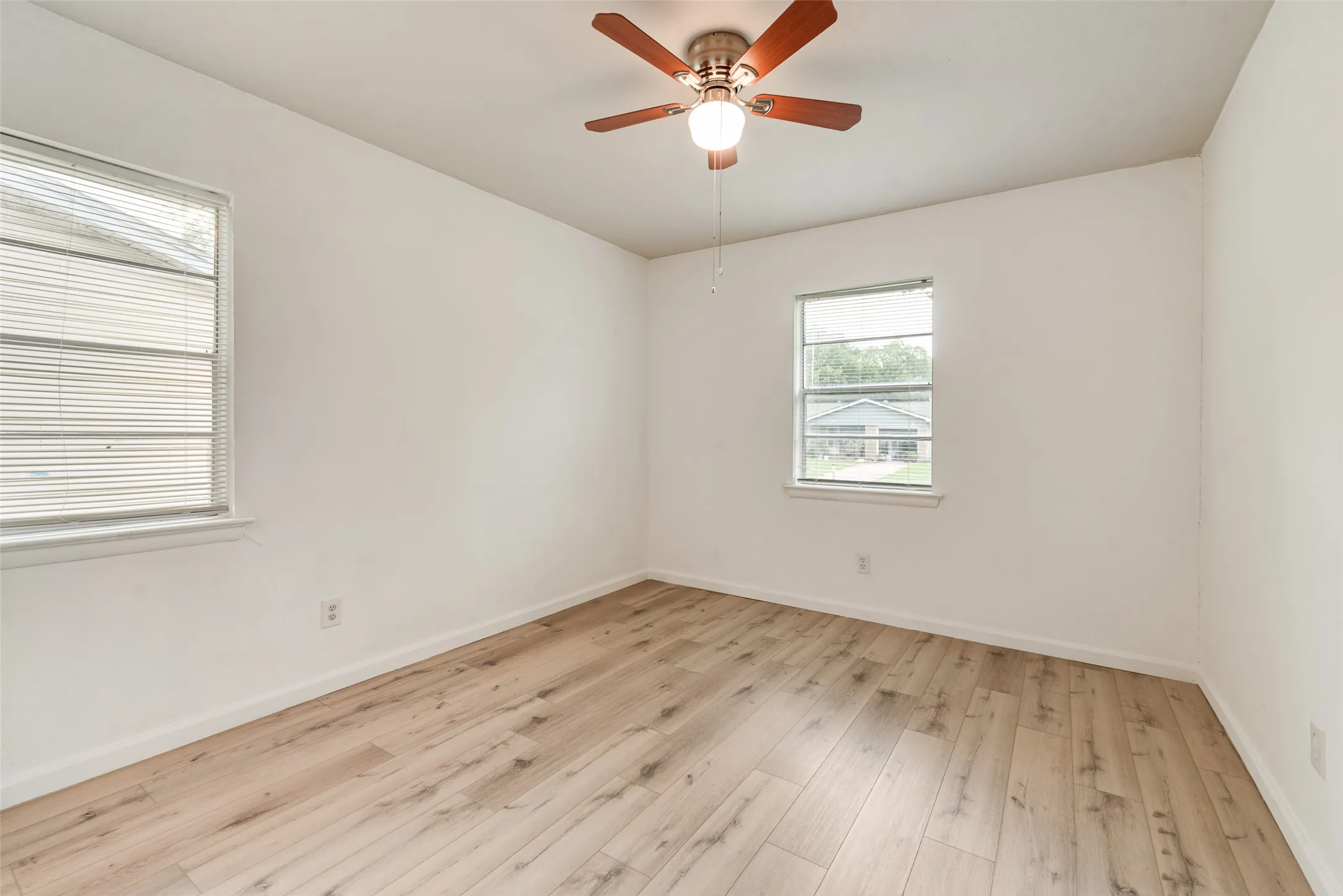 Single Family Residence For Sale in Dallas County , 730 Cindy Lane, Grand Prairie, Texas 75052, 4 Bedroom, 2 Bathroom, Garage spaces, 1,194 Sqft, built in 1959, mls#21307952, Real Estate Agent in Grand Prairie, Homes For Sale in Dallas county, Homes For Sale in Grand Prairie, Realtor in Grand Prairie Texas, Real Estate Brokerage Independent Realty Texas, Luminita Cordes Realtor