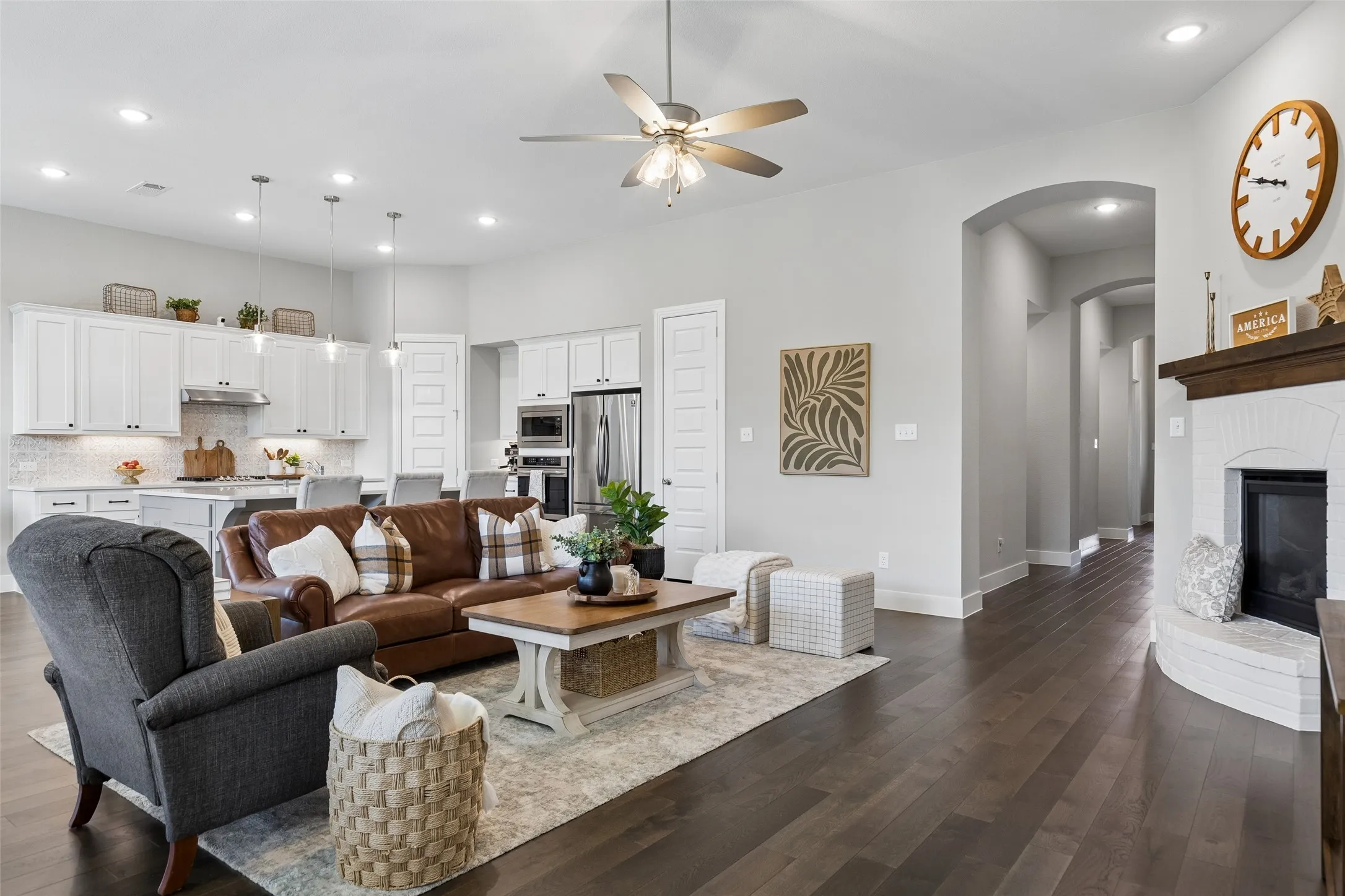 Single Family Residence For Sale in Denton County , 1104 Bluestem Drive, Aubrey, Texas 76227, 3 Bedroom, 4 Bathroom, 3 Garage spaces, 2,720 Sqft, built in 2020, mls#21299940, Real Estate Agent in Aubrey, Homes For Sale in Denton county, Homes For Sale in Aubrey, Realtor in Aubrey Texas, Real Estate Brokerage Independent Realty Texas, Luminita Cordes Realtor