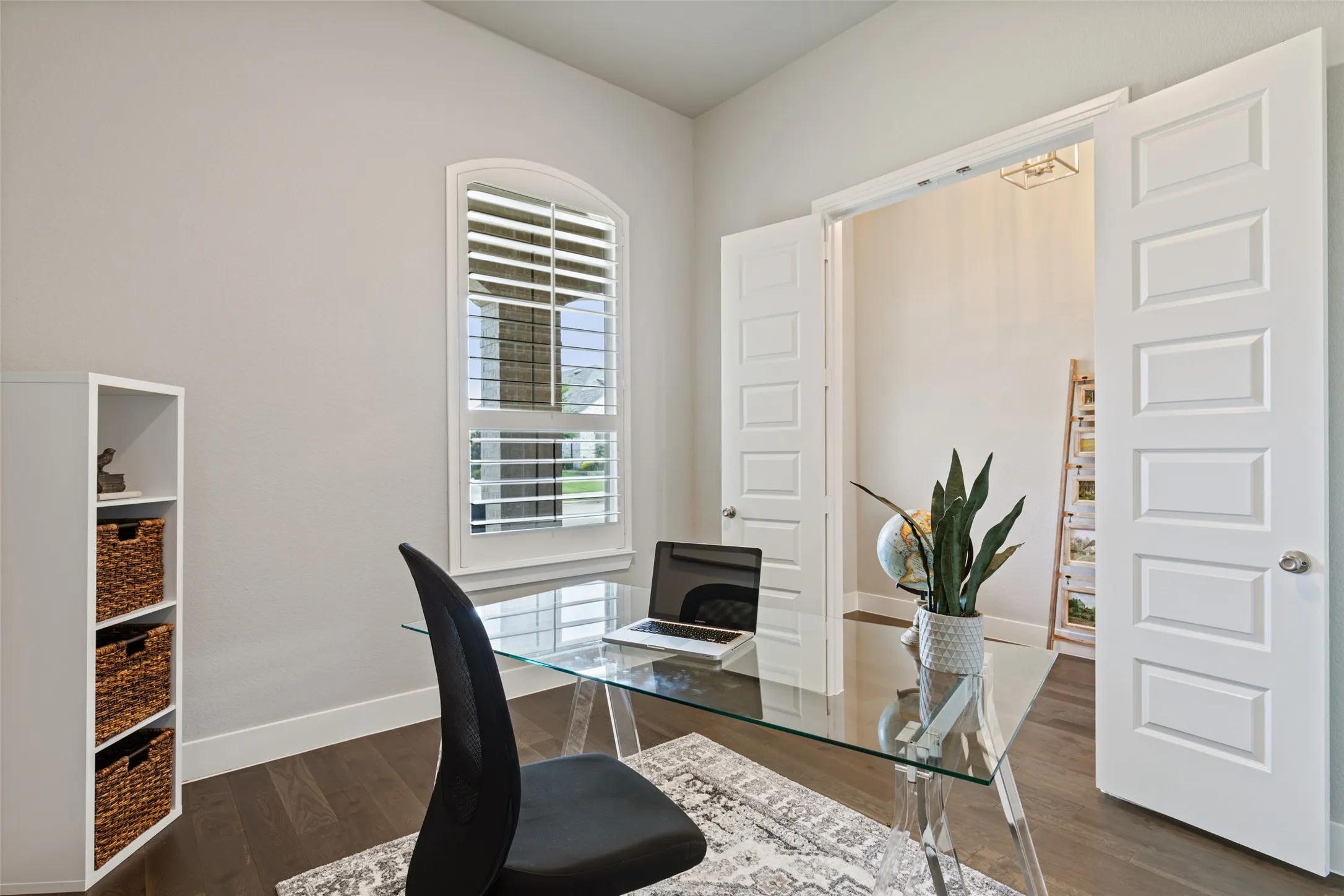 Single Family Residence For Sale in Denton County , 1104 Bluestem Drive, Aubrey, Texas 76227, 3 Bedroom, 4 Bathroom, 3 Garage spaces, 2,720 Sqft, built in 2020, mls#21299940, Real Estate Agent in Aubrey, Homes For Sale in Denton county, Homes For Sale in Aubrey, Realtor in Aubrey Texas, Real Estate Brokerage Independent Realty Texas, Luminita Cordes Realtor