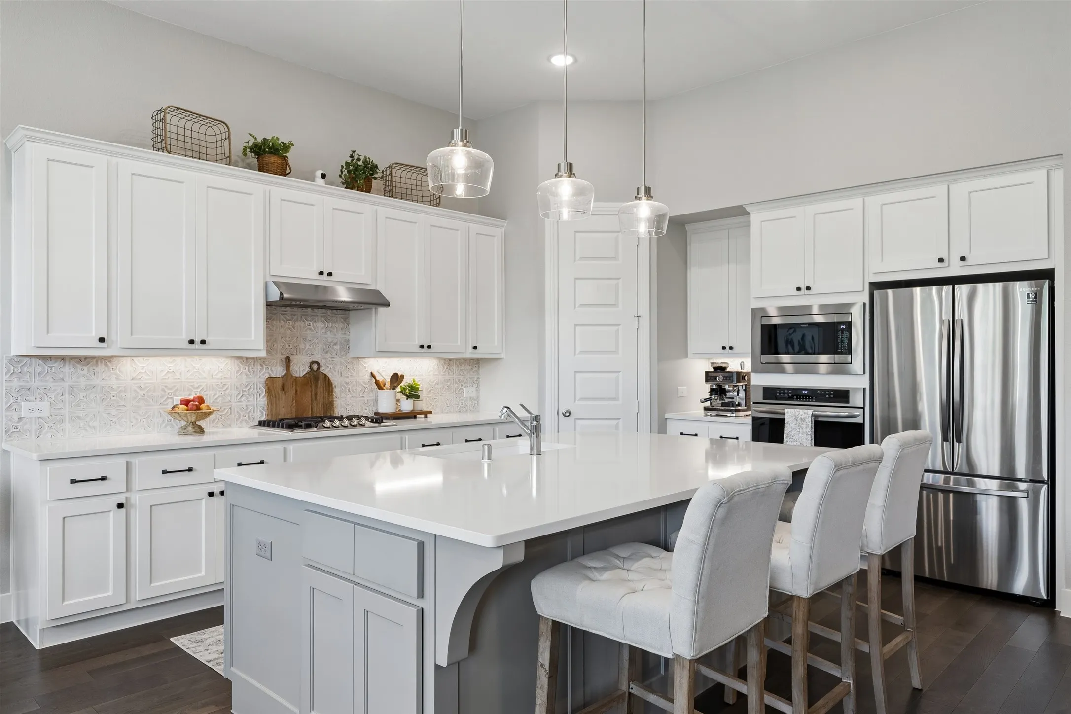 Single Family Residence For Sale in Denton County , 1104 Bluestem Drive, Aubrey, Texas 76227, 3 Bedroom, 4 Bathroom, 3 Garage spaces, 2,720 Sqft, built in 2020, mls#21299940, Real Estate Agent in Aubrey, Homes For Sale in Denton county, Homes For Sale in Aubrey, Realtor in Aubrey Texas, Real Estate Brokerage Independent Realty Texas, Luminita Cordes Realtor
