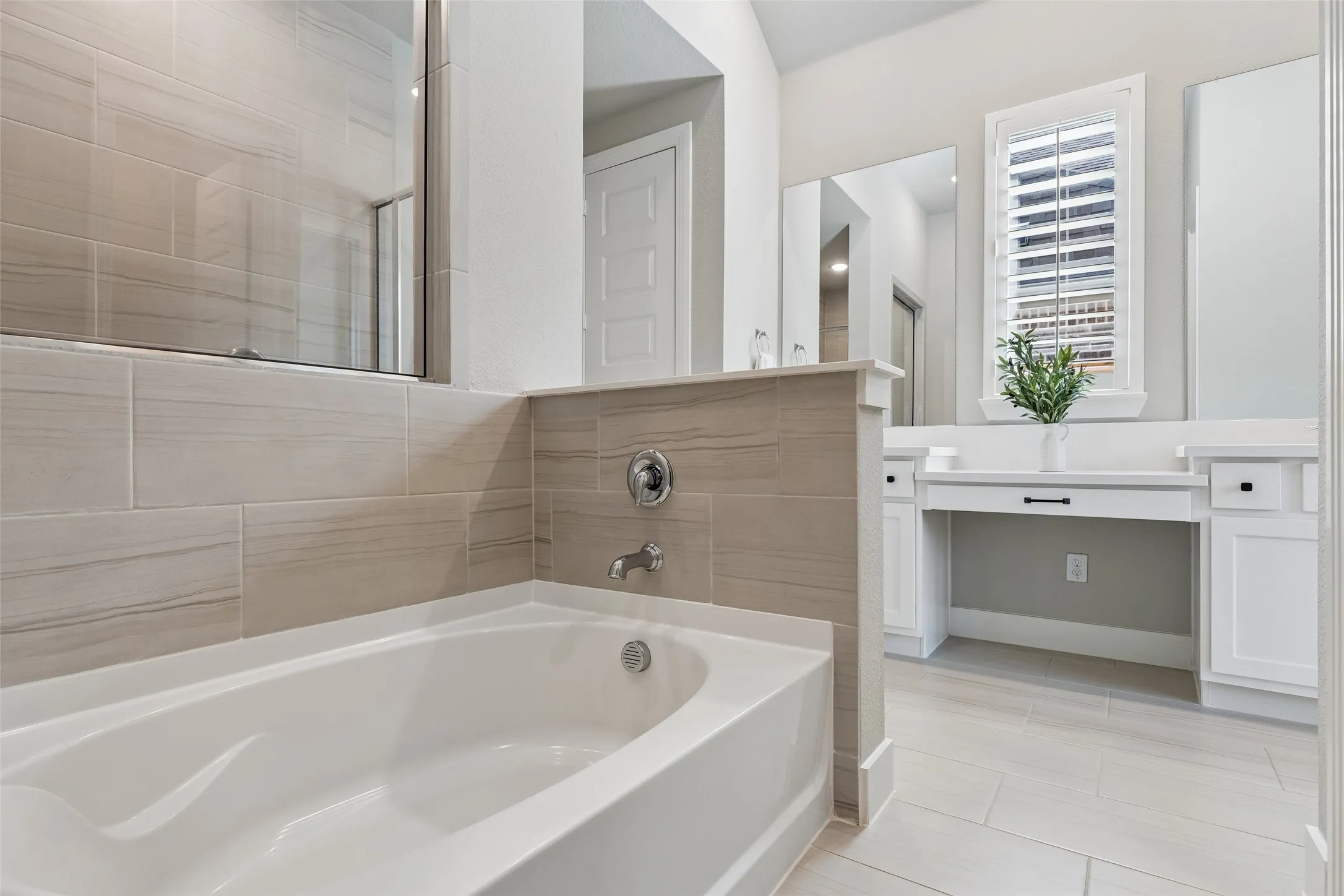 Single Family Residence For Sale in Denton County , 1104 Bluestem Drive, Aubrey, Texas 76227, 3 Bedroom, 4 Bathroom, 3 Garage spaces, 2,720 Sqft, built in 2020, mls#21299940, Real Estate Agent in Aubrey, Homes For Sale in Denton county, Homes For Sale in Aubrey, Realtor in Aubrey Texas, Real Estate Brokerage Independent Realty Texas, Luminita Cordes Realtor