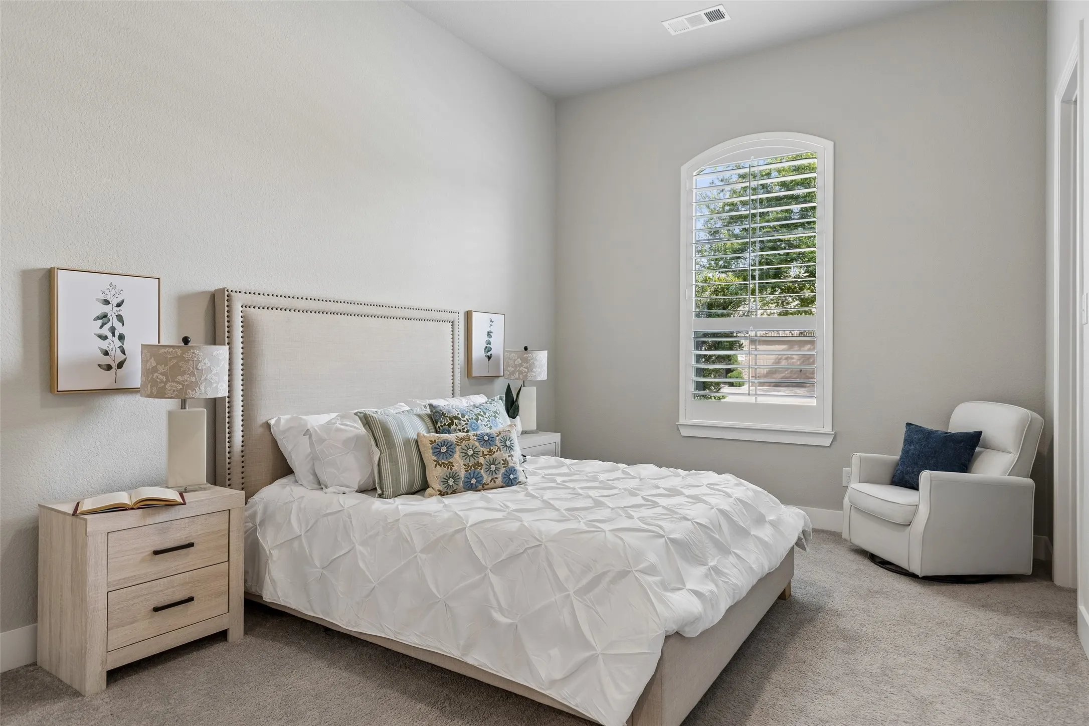 Single Family Residence For Sale in Denton County , 1104 Bluestem Drive, Aubrey, Texas 76227, 3 Bedroom, 4 Bathroom, 3 Garage spaces, 2,720 Sqft, built in 2020, mls#21299940, Real Estate Agent in Aubrey, Homes For Sale in Denton county, Homes For Sale in Aubrey, Realtor in Aubrey Texas, Real Estate Brokerage Independent Realty Texas, Luminita Cordes Realtor