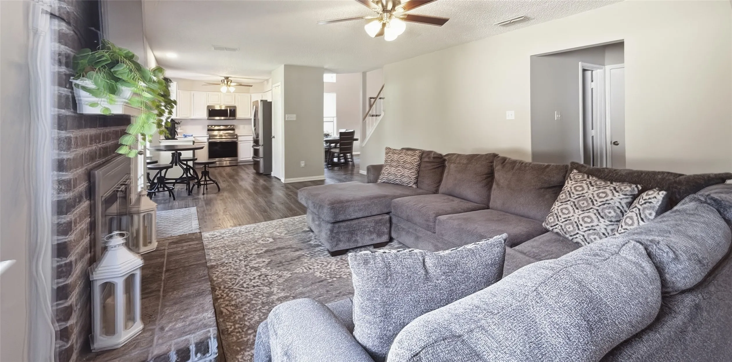 Single Family Residence For Sale in Tarrant County , 6700 Megan Lane, North Richland Hills, Texas 76182, 3 Bedroom, 3 Bathroom, 2 Garage spaces, 1,952 Sqft, built in 1988, mls#21307557, Real Estate Agent in North Richland Hills, Homes For Sale in Tarrant county, Homes For Sale in North Richland Hills, Realtor in North Richland Hills Texas, Real Estate Brokerage Independent Realty Texas, Luminita Cordes Realtor