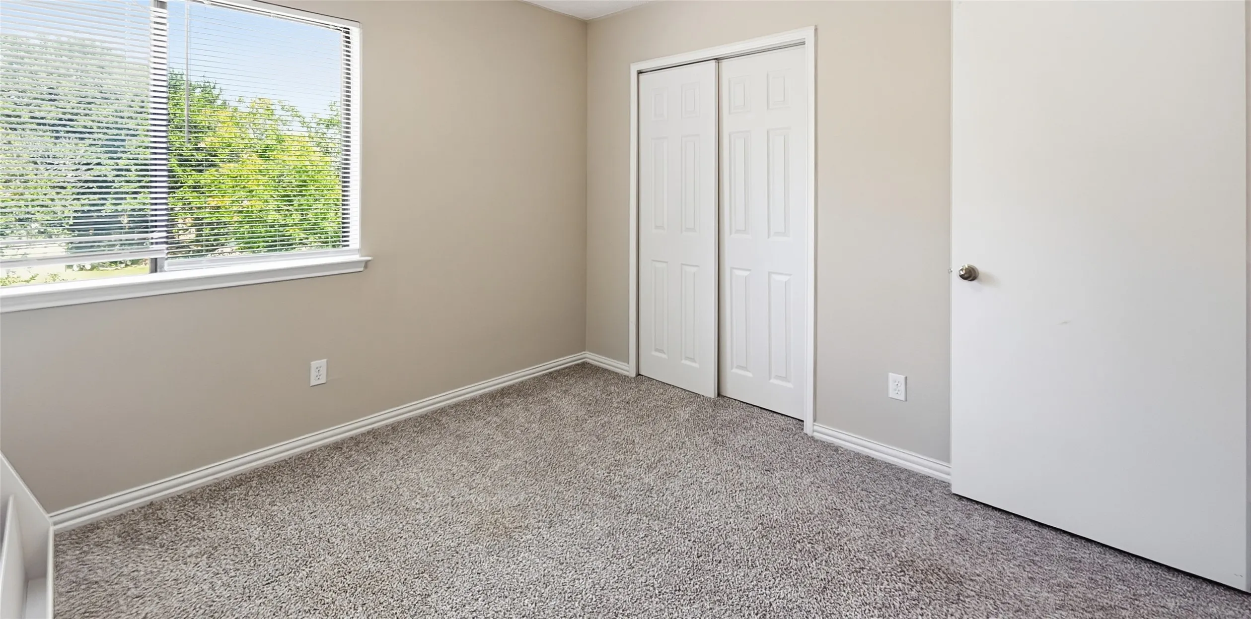 Single Family Residence For Sale in Tarrant County , 6700 Megan Lane, North Richland Hills, Texas 76182, 3 Bedroom, 3 Bathroom, 2 Garage spaces, 1,952 Sqft, built in 1988, mls#21307557, Real Estate Agent in North Richland Hills, Homes For Sale in Tarrant county, Homes For Sale in North Richland Hills, Realtor in North Richland Hills Texas, Real Estate Brokerage Independent Realty Texas, Luminita Cordes Realtor