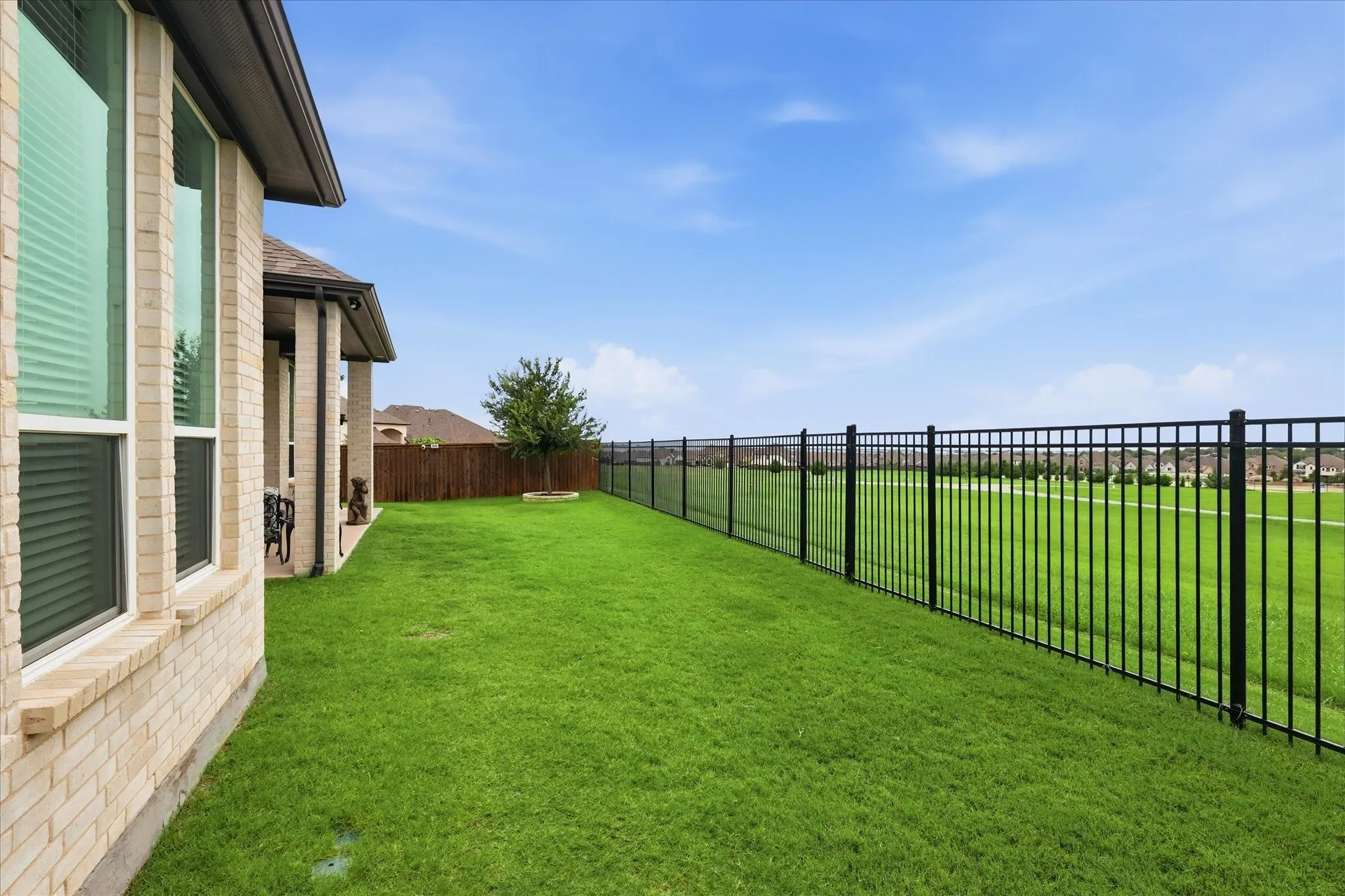 Single Family Residence For Sale in Johnson County , 1507 Emberwood Horizon, Mansfield, Texas 76063, 4 Bedroom, 4 Bathroom, 3 Garage spaces, 3,704 Sqft, built in 2022, mls#21307967, Real Estate Agent in Mansfield, Homes For Sale in Johnson county, Homes For Sale in Mansfield, Realtor in Mansfield Texas, Real Estate Brokerage Independent Realty Texas, Luminita Cordes Realtor