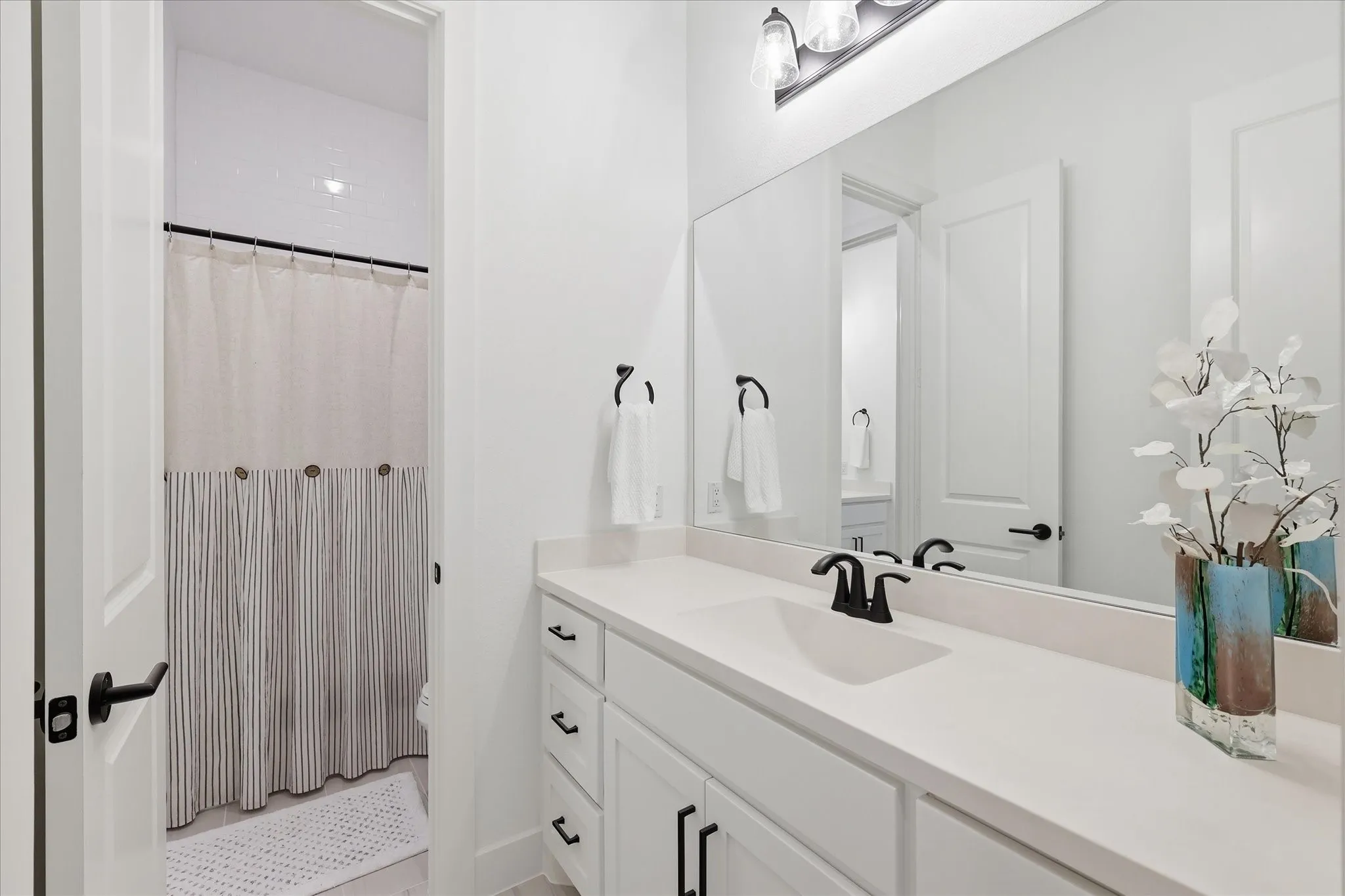 Single Family Residence For Sale in Johnson County , 1507 Emberwood Horizon, Mansfield, Texas 76063, 4 Bedroom, 4 Bathroom, 3 Garage spaces, 3,704 Sqft, built in 2022, mls#21307967, Real Estate Agent in Mansfield, Homes For Sale in Johnson county, Homes For Sale in Mansfield, Realtor in Mansfield Texas, Real Estate Brokerage Independent Realty Texas, Luminita Cordes Realtor