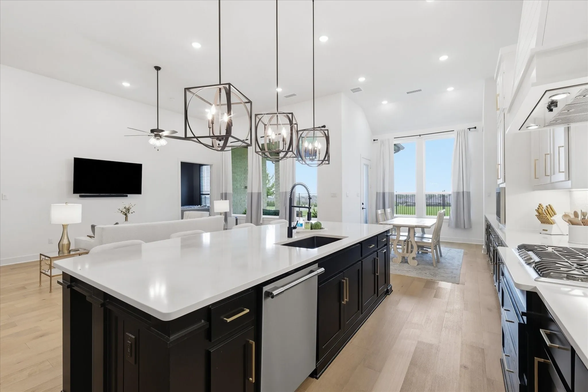 Single Family Residence For Sale in Johnson County , 1507 Emberwood Horizon, Mansfield, Texas 76063, 4 Bedroom, 4 Bathroom, 3 Garage spaces, 3,704 Sqft, built in 2022, mls#21307967, Real Estate Agent in Mansfield, Homes For Sale in Johnson county, Homes For Sale in Mansfield, Realtor in Mansfield Texas, Real Estate Brokerage Independent Realty Texas, Luminita Cordes Realtor