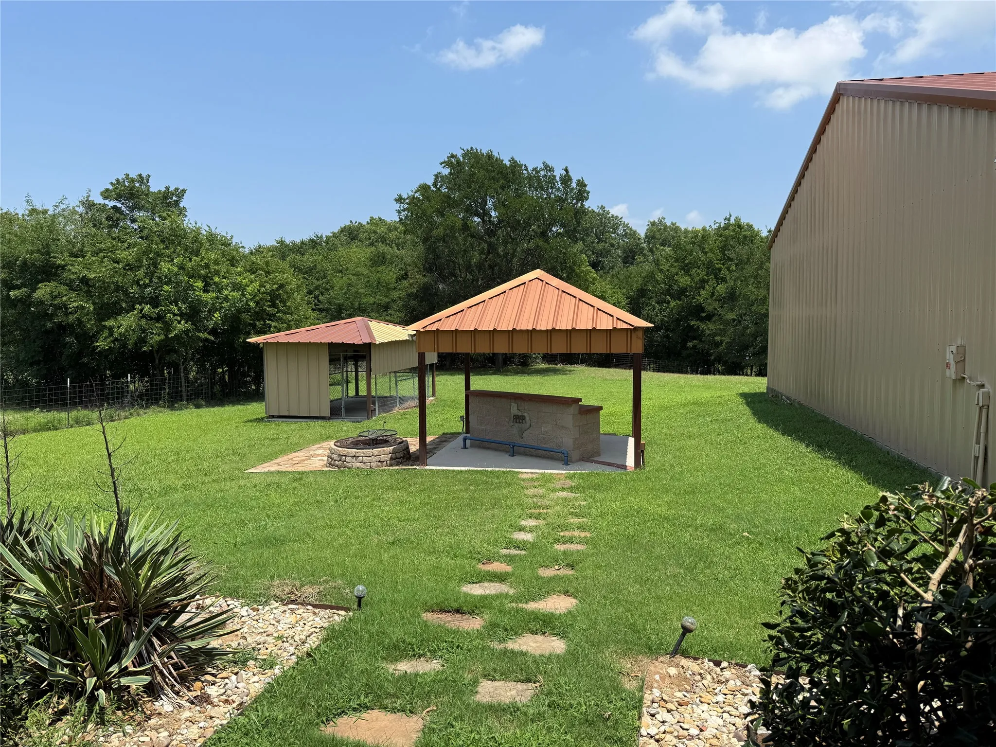 Single Family Residence For Sale in Collin County , 2627 County Road 722, Mc Kinney, Texas 75069, 2 Bedroom, 2 Bathroom, 2 Garage spaces, 1,564 Sqft, built in 2013, mls#21297322, Real Estate Agent in Mc Kinney, Homes For Sale in Collin county, Homes For Sale in Mc Kinney, Realtor in Mc Kinney Texas, Real Estate Brokerage Independent Realty Texas, Luminita Cordes Realtor