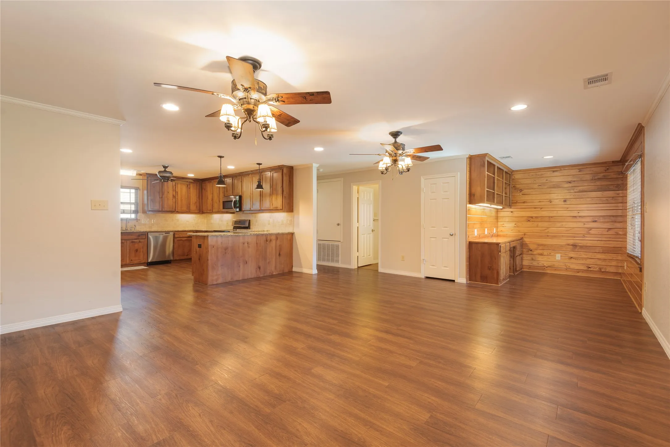 Single Family Residence For Sale in Collin County , 2627 County Road 722, Mc Kinney, Texas 75069, 2 Bedroom, 2 Bathroom, 2 Garage spaces, 1,564 Sqft, built in 2013, mls#21297322, Real Estate Agent in Mc Kinney, Homes For Sale in Collin county, Homes For Sale in Mc Kinney, Realtor in Mc Kinney Texas, Real Estate Brokerage Independent Realty Texas, Luminita Cordes Realtor