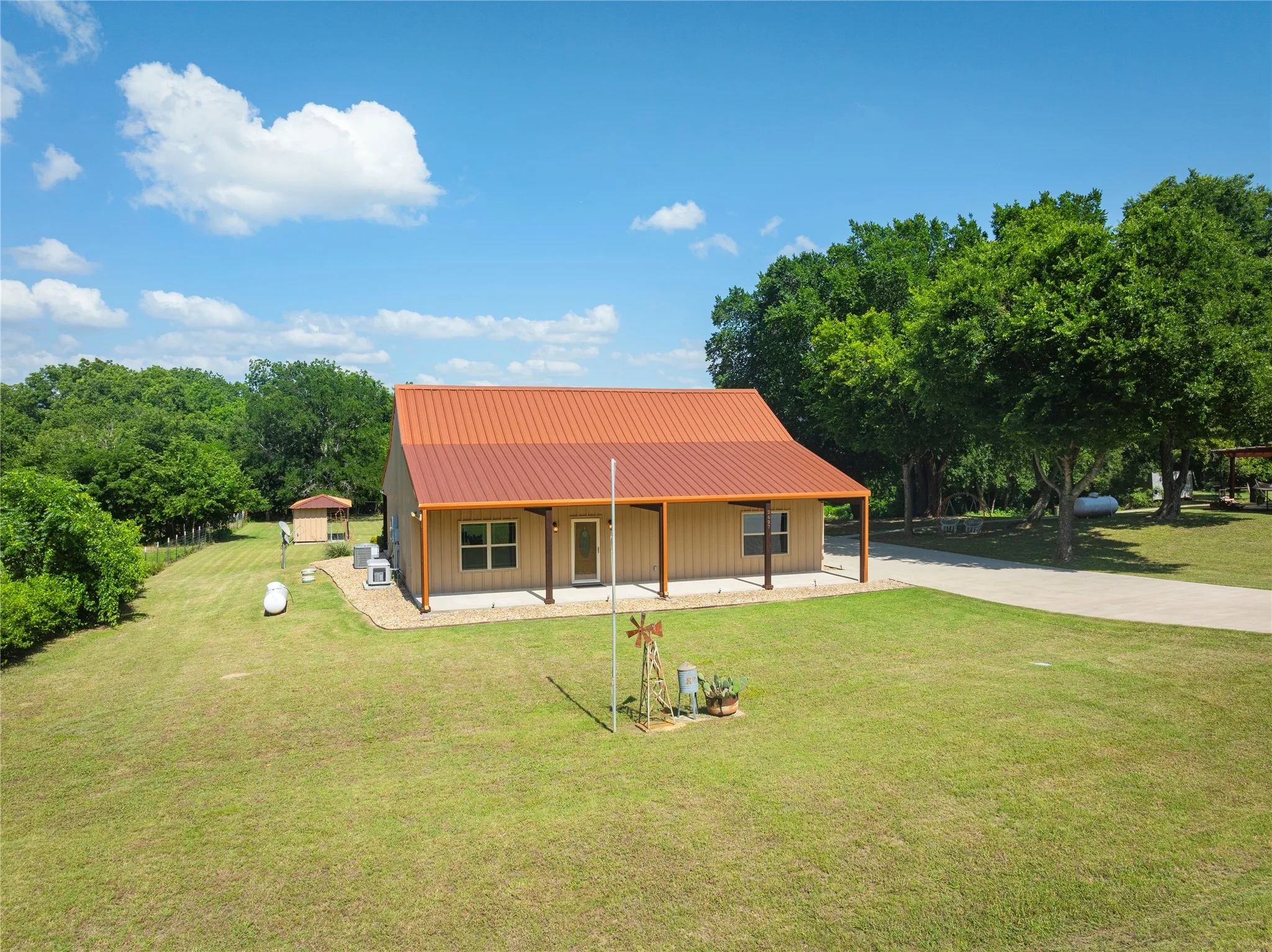 Single Family Residence For Sale in Collin County , 2627 County Road 722, Mc Kinney, Texas 75069, 2 Bedroom, 2 Bathroom, 2 Garage spaces, 1,564 Sqft, built in 2013, mls#21297322, Real Estate Agent in Mc Kinney, Homes For Sale in Collin county, Homes For Sale in Mc Kinney, Realtor in Mc Kinney Texas, Real Estate Brokerage Independent Realty Texas, Luminita Cordes Realtor