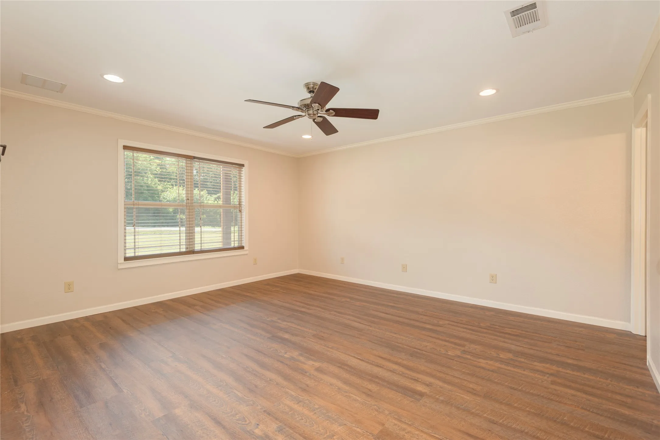Single Family Residence For Sale in Collin County , 2627 County Road 722, Mc Kinney, Texas 75069, 2 Bedroom, 2 Bathroom, 2 Garage spaces, 1,564 Sqft, built in 2013, mls#21297322, Real Estate Agent in Mc Kinney, Homes For Sale in Collin county, Homes For Sale in Mc Kinney, Realtor in Mc Kinney Texas, Real Estate Brokerage Independent Realty Texas, Luminita Cordes Realtor