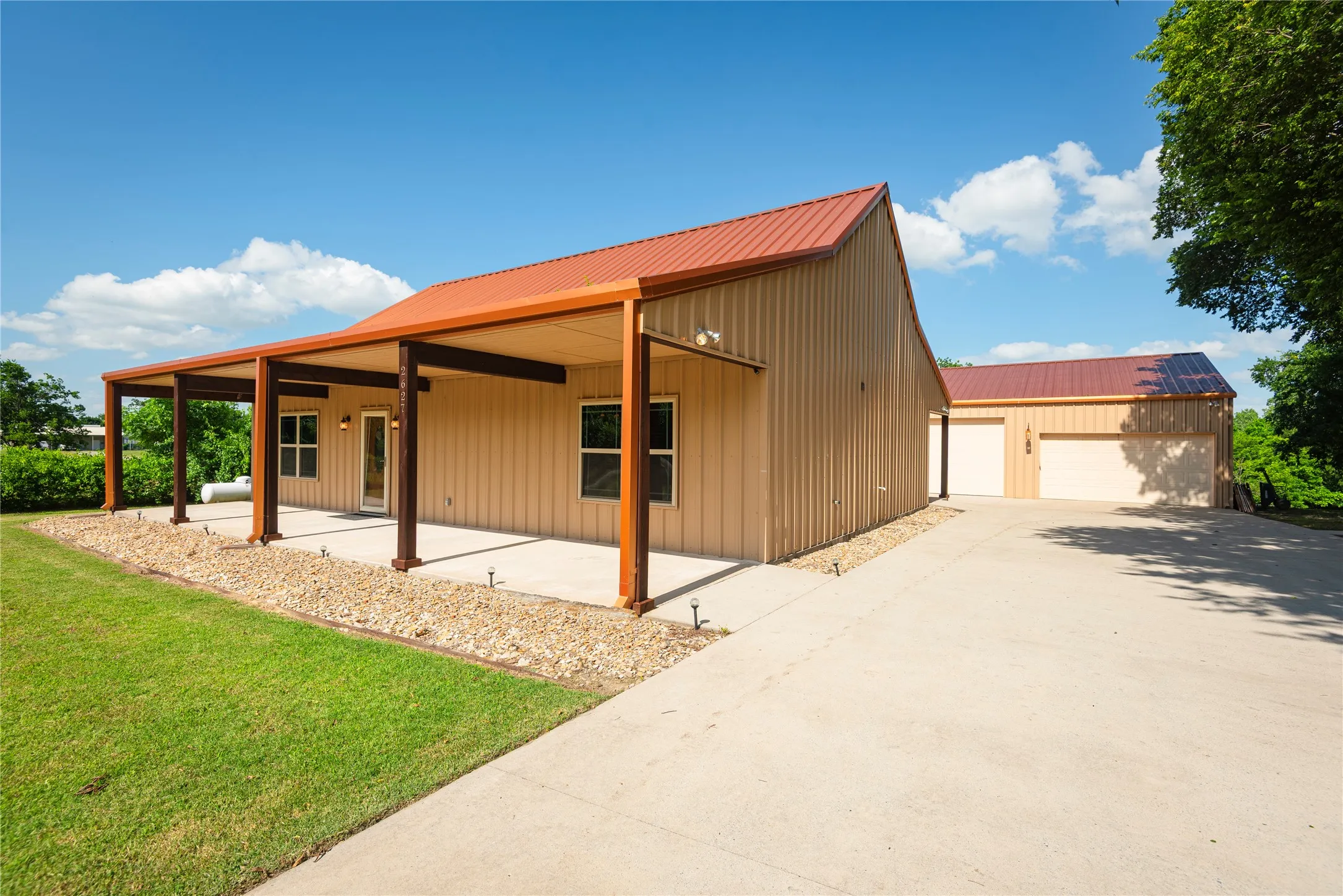 Single Family Residence For Sale in Collin County , 2627 County Road 722, Mc Kinney, Texas 75069, 2 Bedroom, 2 Bathroom, 2 Garage spaces, 1,564 Sqft, built in 2013, mls#21297322, Real Estate Agent in Mc Kinney, Homes For Sale in Collin county, Homes For Sale in Mc Kinney, Realtor in Mc Kinney Texas, Real Estate Brokerage Independent Realty Texas, Luminita Cordes Realtor
