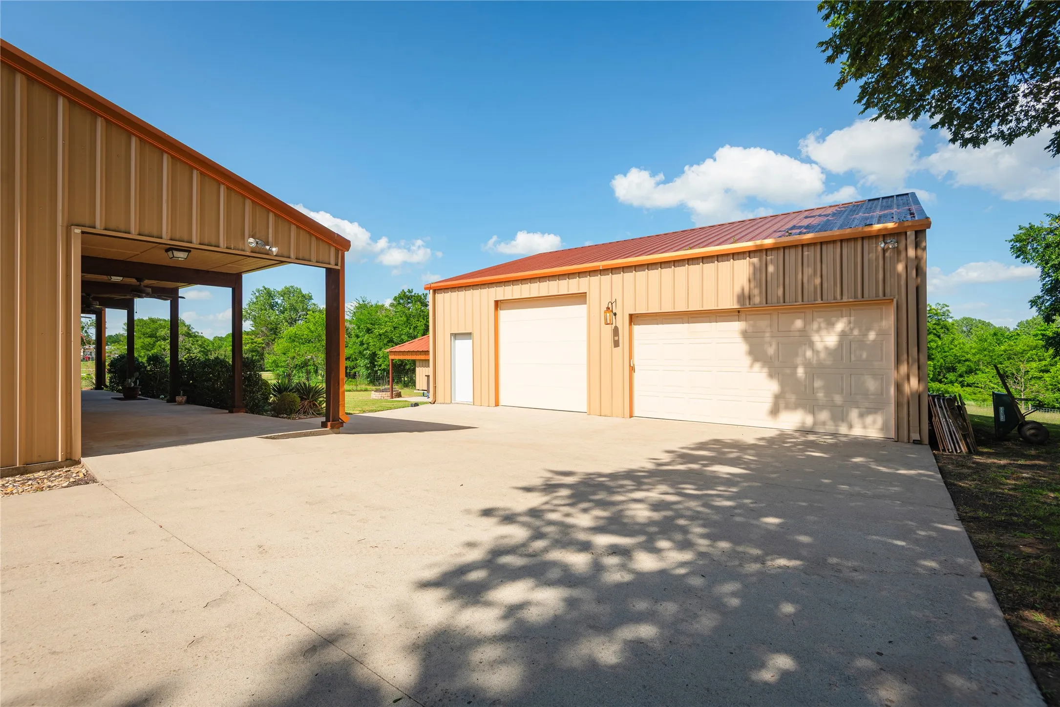 Single Family Residence For Sale in Collin County , 2627 County Road 722, Mc Kinney, Texas 75069, 2 Bedroom, 2 Bathroom, 2 Garage spaces, 1,564 Sqft, built in 2013, mls#21297322, Real Estate Agent in Mc Kinney, Homes For Sale in Collin county, Homes For Sale in Mc Kinney, Realtor in Mc Kinney Texas, Real Estate Brokerage Independent Realty Texas, Luminita Cordes Realtor