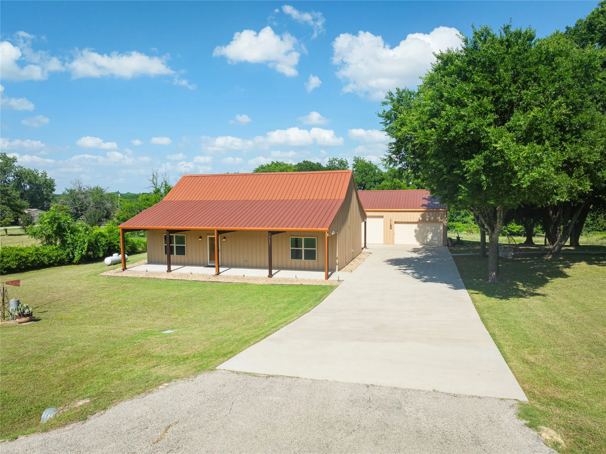 Single Family Residence For Sale in Collin County , 2627 County Road 722, Mc Kinney, Texas 75069, 2 Bedroom, 2 Bathroom, 2 Garage spaces, 1,564 Sqft, built in 2013, mls#21297322, Real Estate Agent in Mc Kinney, Homes For Sale in Collin county, Homes For Sale in Mc Kinney, Realtor in Mc Kinney Texas, Real Estate Brokerage Independent Realty Texas, Luminita Cordes Realtor