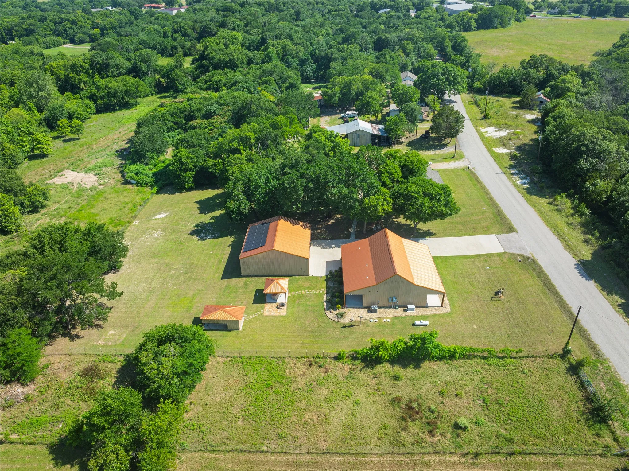 Single Family Residence For Sale in Collin County , 2627 County Road 722, Mc Kinney, Texas 75069, 2 Bedroom, 2 Bathroom, 2 Garage spaces, 1,564 Sqft, built in 2013, mls#21297322, Real Estate Agent in Mc Kinney, Homes For Sale in Collin county, Homes For Sale in Mc Kinney, Realtor in Mc Kinney Texas, Real Estate Brokerage Independent Realty Texas, Luminita Cordes Realtor