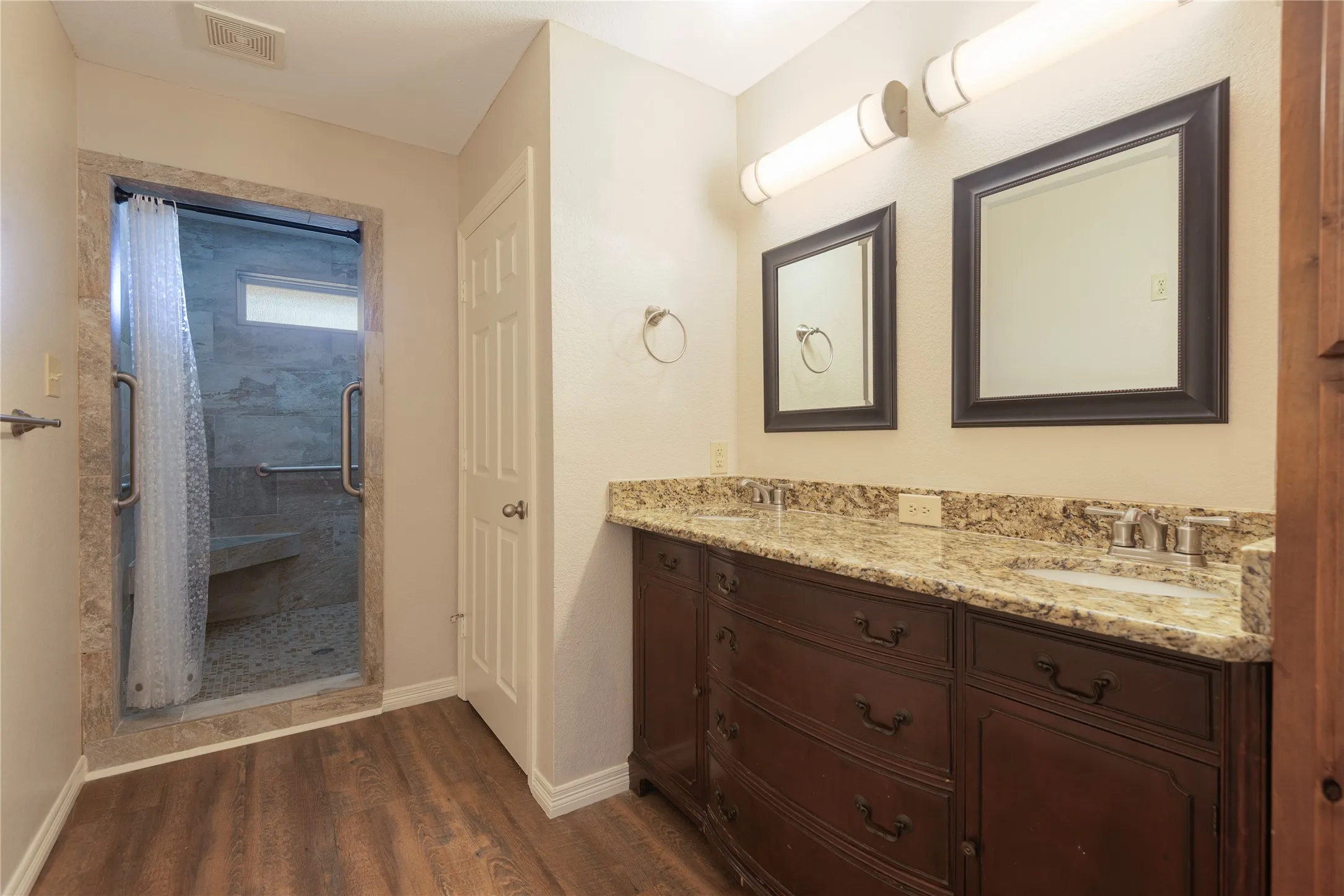 Single Family Residence For Sale in Collin County , 2627 County Road 722, Mc Kinney, Texas 75069, 2 Bedroom, 2 Bathroom, 2 Garage spaces, 1,564 Sqft, built in 2013, mls#21297322, Real Estate Agent in Mc Kinney, Homes For Sale in Collin county, Homes For Sale in Mc Kinney, Realtor in Mc Kinney Texas, Real Estate Brokerage Independent Realty Texas, Luminita Cordes Realtor