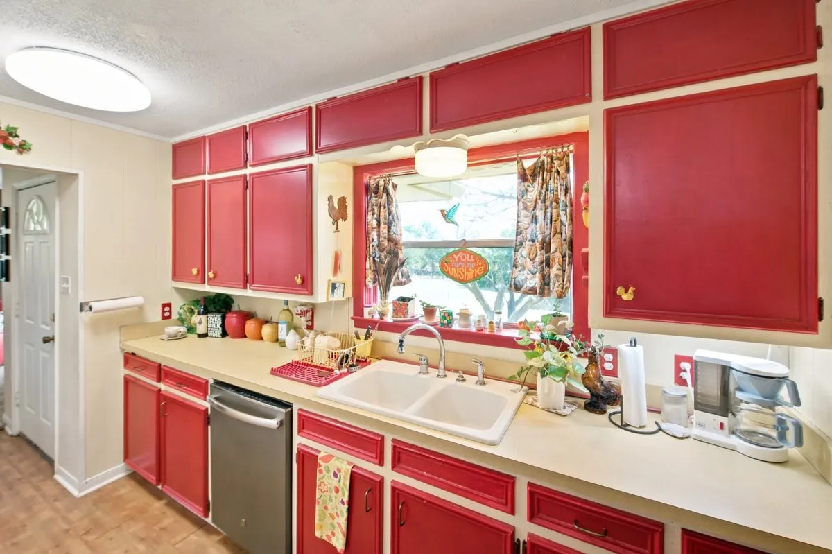 Single Family Residence For Sale in Hill County , 244 Oak Hill Loop, Whitney, Texas 76692, 3 Bedroom, 3 Bathroom, Garage spaces, 2,256 Sqft, built in 0, mls#21307390, Real Estate Agent in Whitney, Homes For Sale in Hill county, Homes For Sale in Whitney, Realtor in Whitney Texas, Real Estate Brokerage Independent Realty Texas, Luminita Cordes Realtor