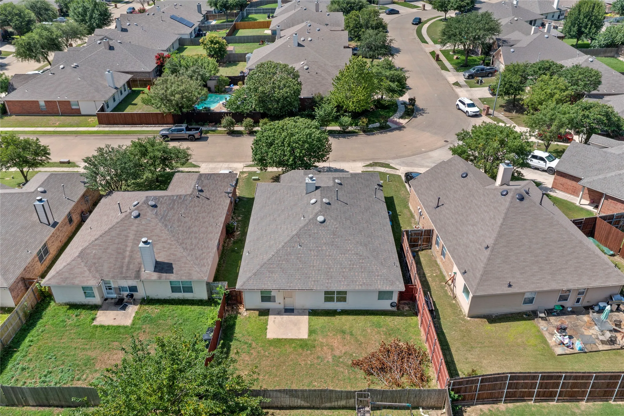 Single Family Residence For Sale in Tarrant County , 1212 Barrel Run, Fort Worth, Texas 76052, 4 Bedroom, 2 Bathroom, 2 Garage spaces, 1,816 Sqft, built in 2005, mls#21305320, Real Estate Agent in Fort Worth, Homes For Sale in Tarrant county, Homes For Sale in Fort Worth, Realtor in Fort Worth Texas, Real Estate Brokerage Independent Realty Texas, Luminita Cordes Realtor