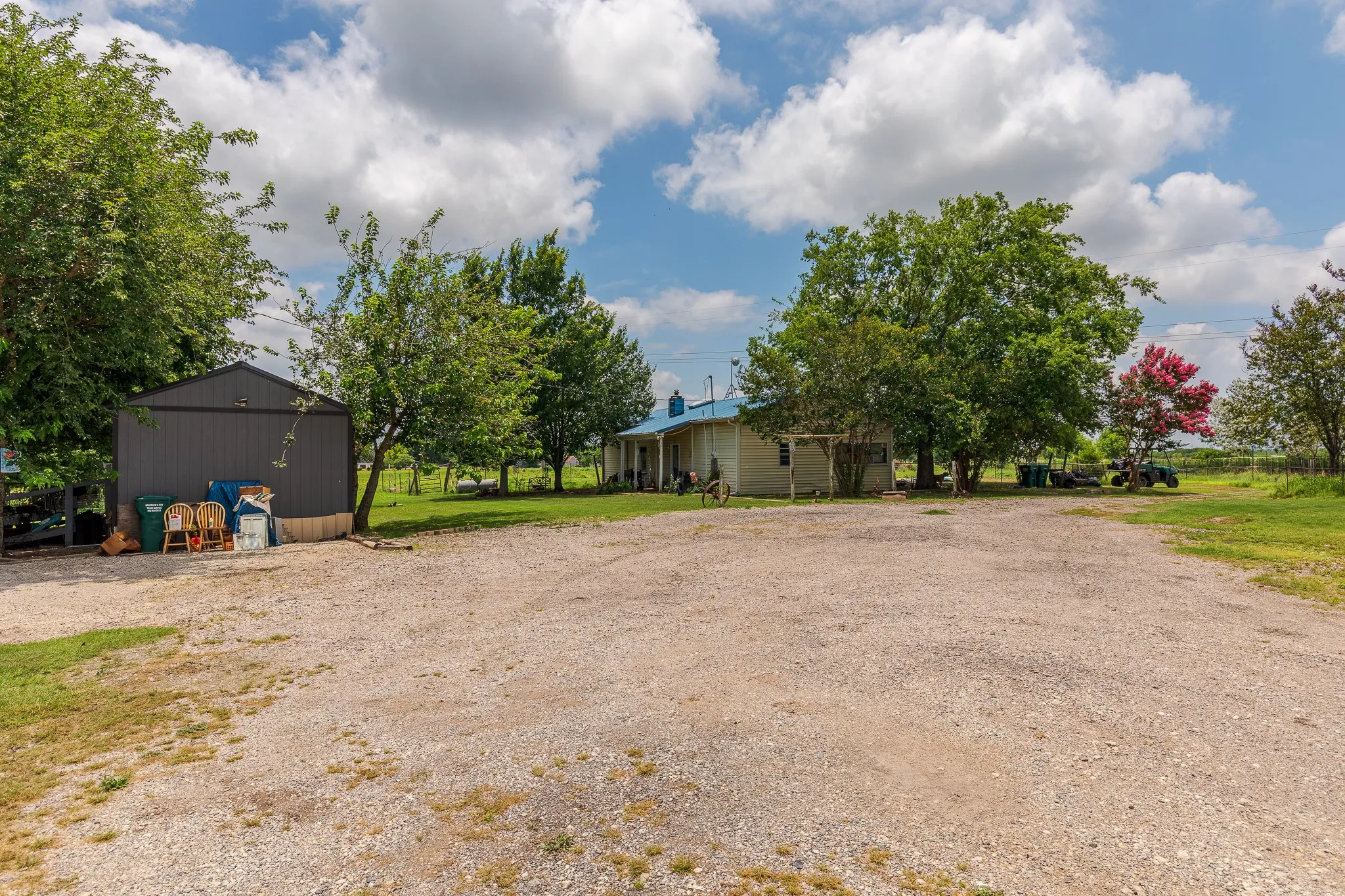 Spacious Front Yard