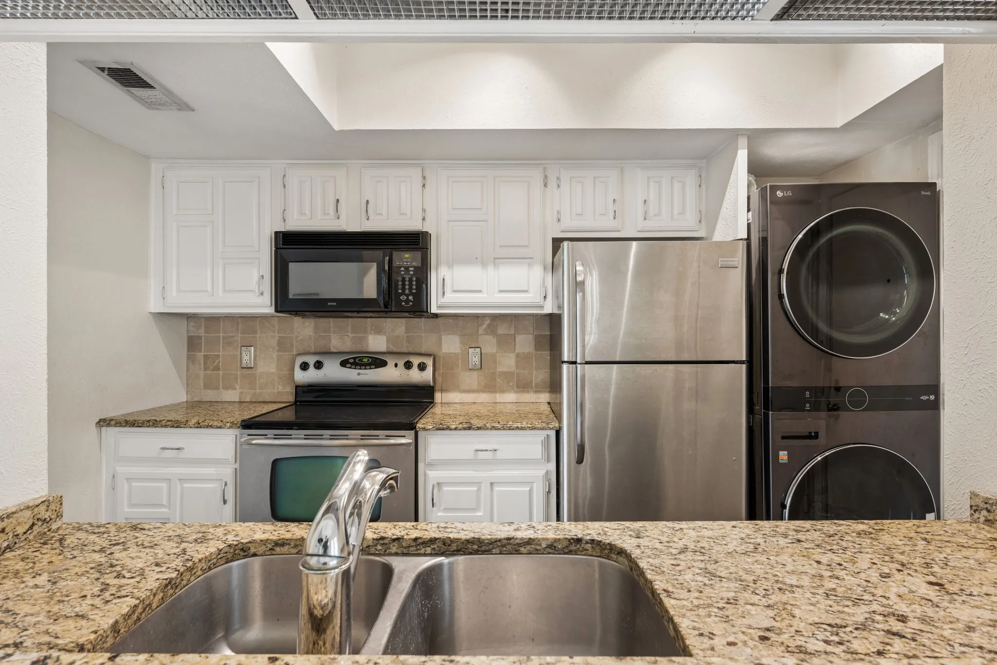 Condominium For Rent in Dallas County , 3105 San Jacinto Street 220, Dallas, Texas 75204, 2 Bedroom, 2 Bathroom, Garage spaces, 926 Sqft, built in 1981, mls#21306944, Real Estate Agent in Dallas, Homes For Rent in Dallas county, Homes For Rent in Dallas, Realtor in Dallas Texas, Real Estate Brokerage Independent Realty Texas, Luminita Cordes Realtor