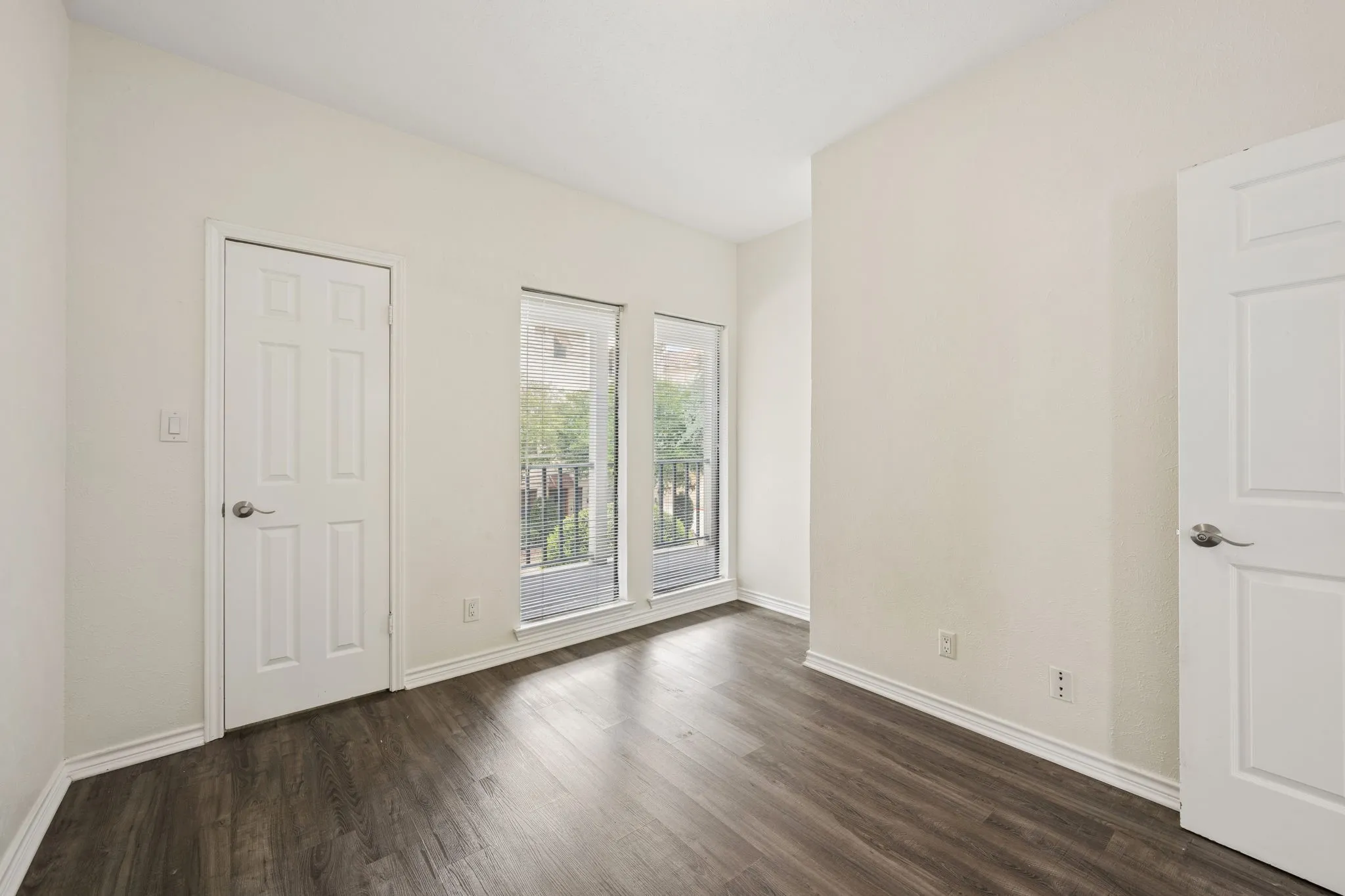 Condominium For Rent in Dallas County , 3105 San Jacinto Street 220, Dallas, Texas 75204, 2 Bedroom, 2 Bathroom, Garage spaces, 926 Sqft, built in 1981, mls#21306944, Real Estate Agent in Dallas, Homes For Rent in Dallas county, Homes For Rent in Dallas, Realtor in Dallas Texas, Real Estate Brokerage Independent Realty Texas, Luminita Cordes Realtor